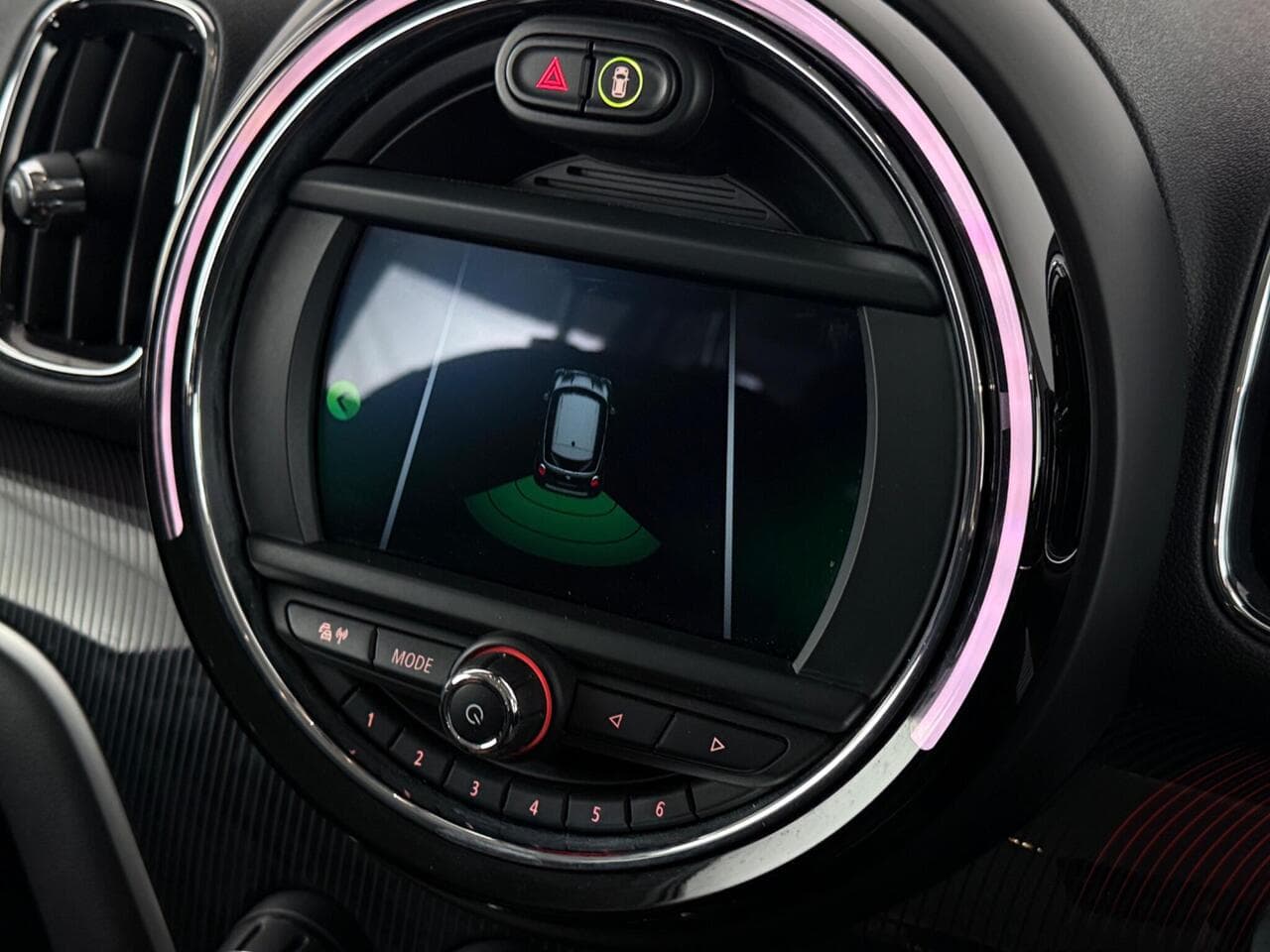 MINI Countryman thumbnail Infotainment System