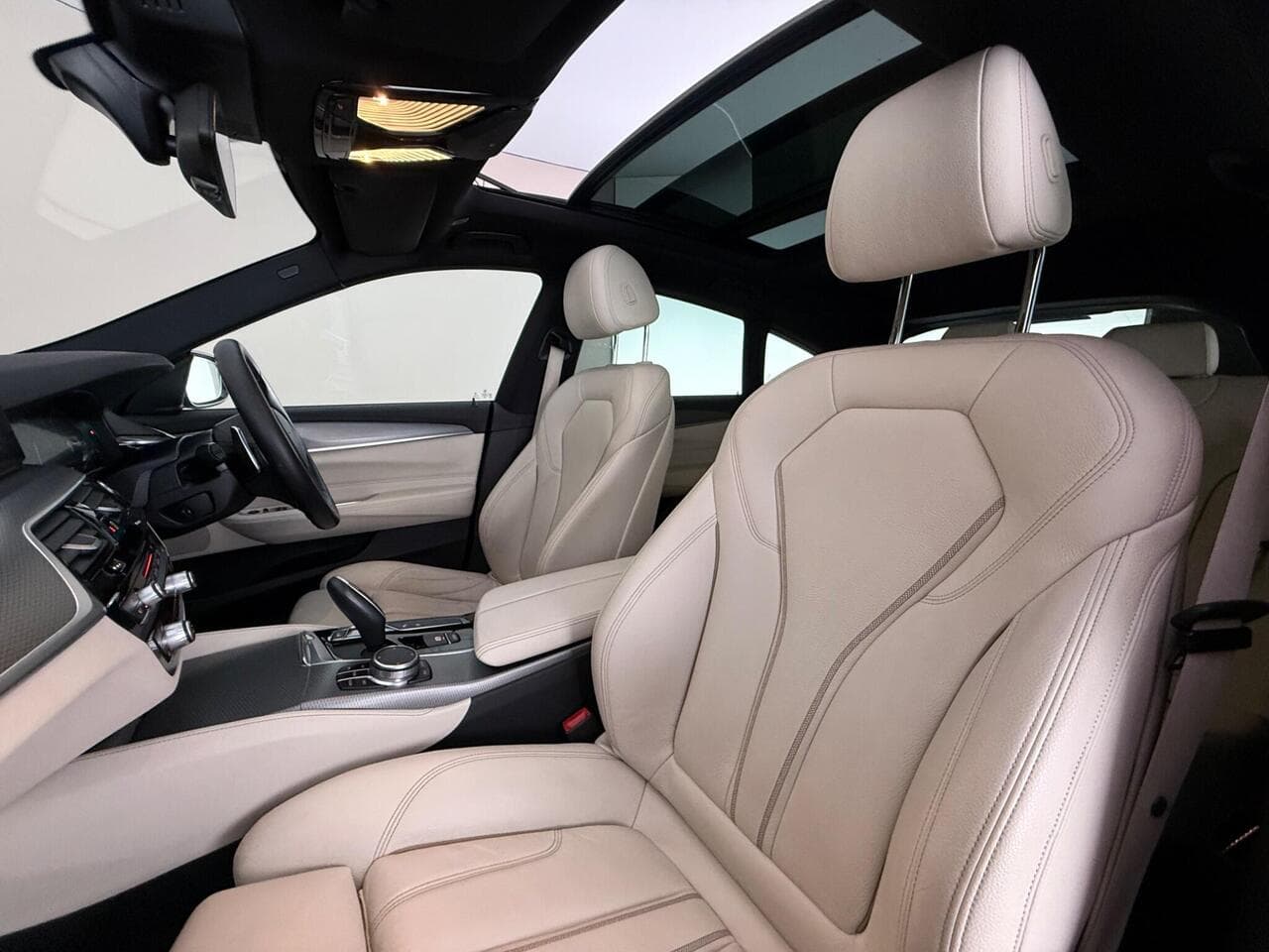 BMW 6 Series Gran Turismo thumbnail Seat Front Passenger