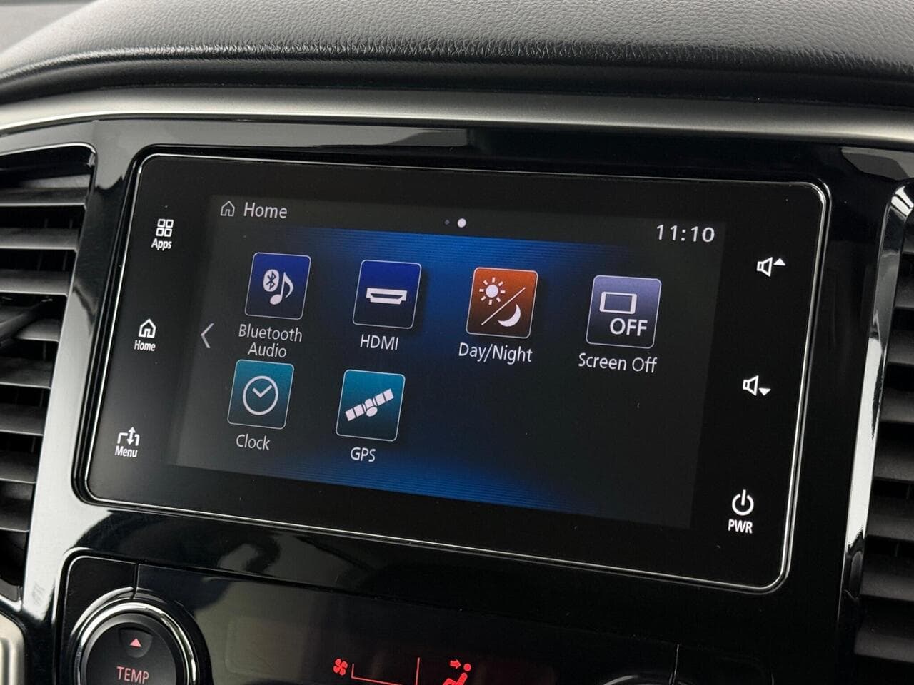 Mitsubishi L200 thumbnail Infotainment System