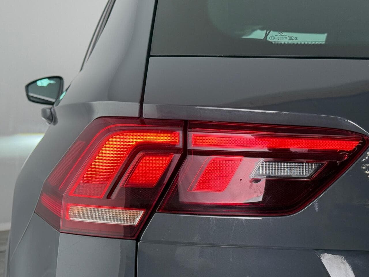 Volkswagen Tiguan thumbnail Lights Rear