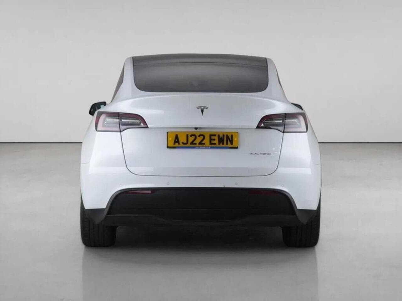 Tesla Model Y thumbnail Rear