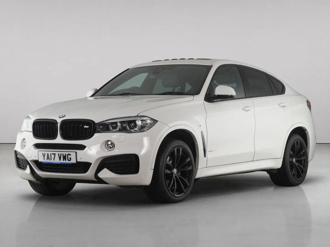 BMW X6 thumbnail Front Left