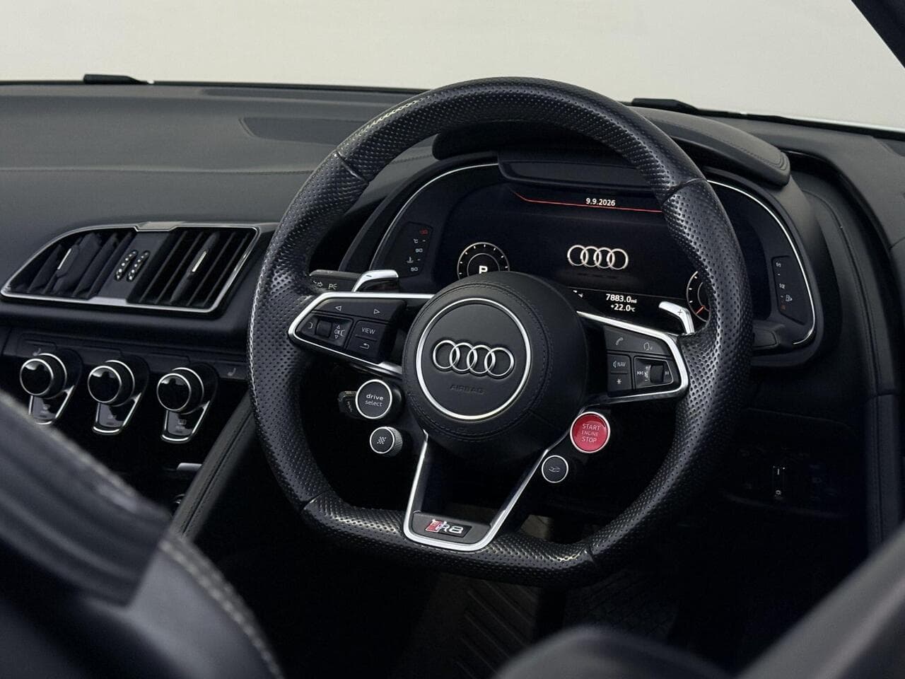 Audi R8 thumbnail Steering Wheel