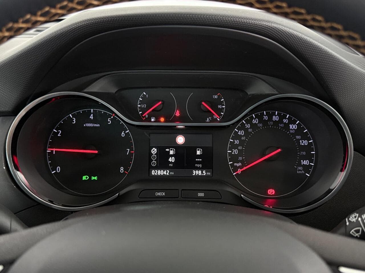 Vauxhall Crossland X thumbnail Driver Instruments