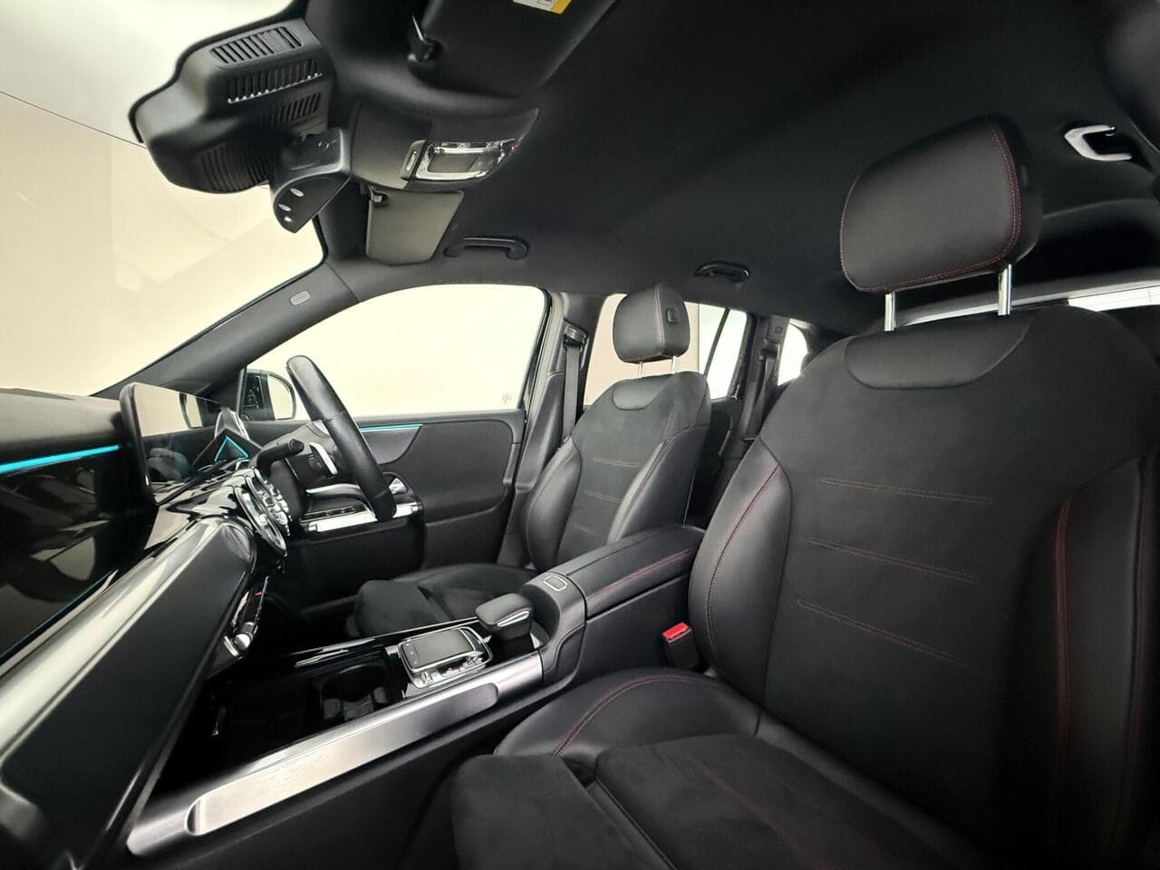 Mercedes-Benz GLB thumbnail Seat Front Passenger