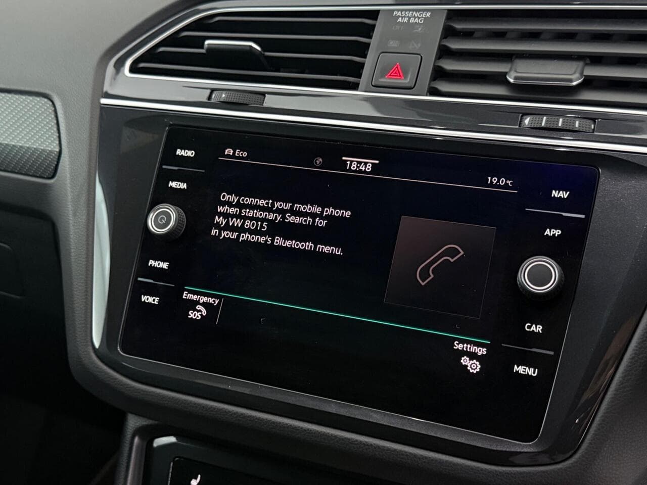 Volkswagen Tiguan thumbnail Infotainment System