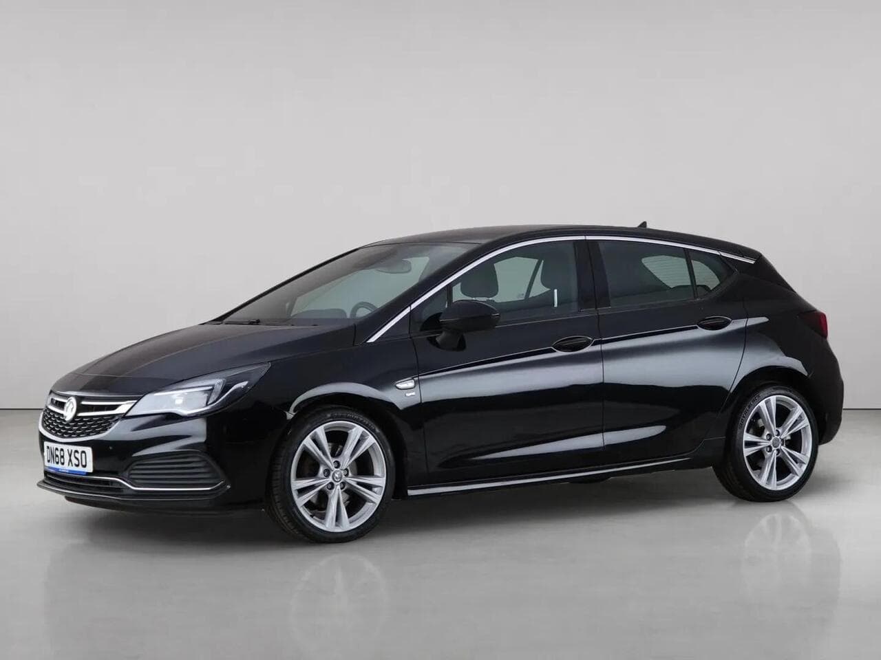 Vauxhall Astra thumbnail Front Left