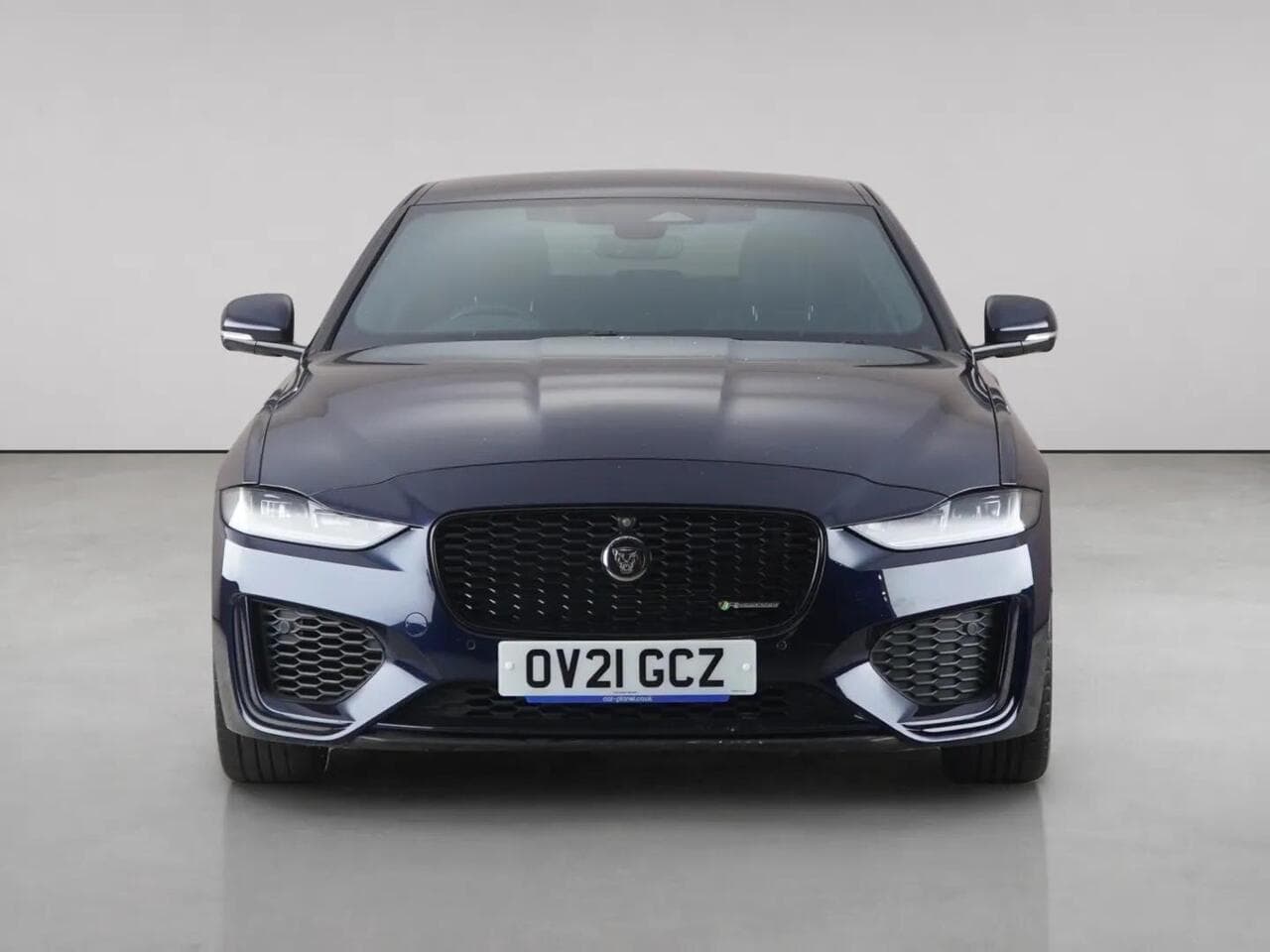 Jaguar XE thumbnail Front