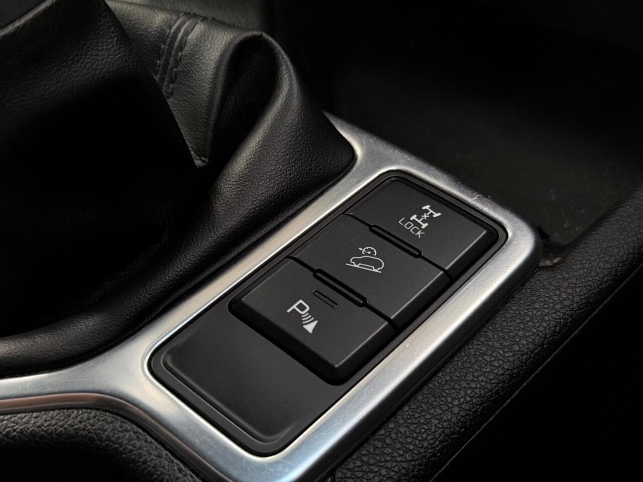 Kia Sportage thumbnail Misc Controls