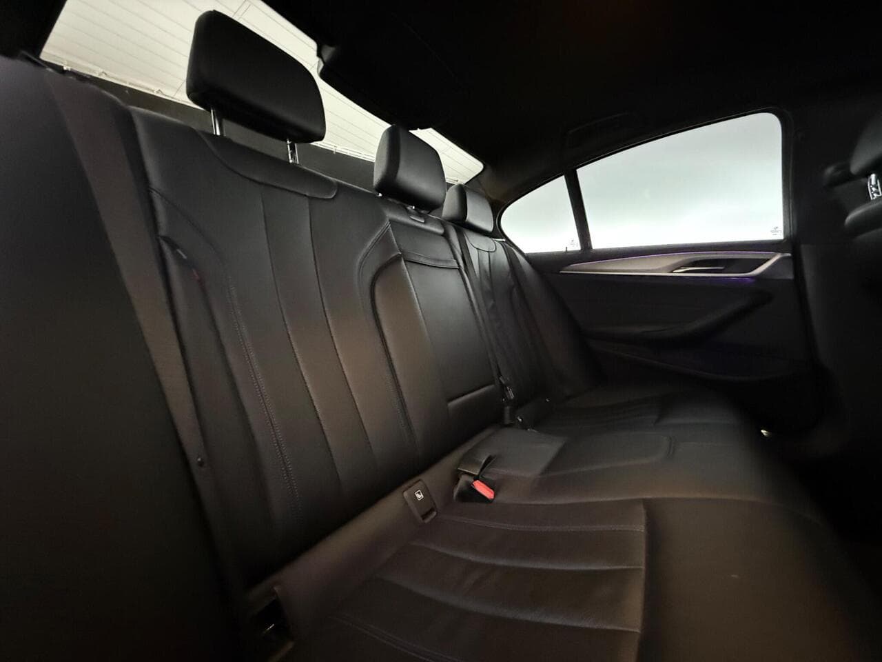 BMW 5 Series thumbnail Seats Rear