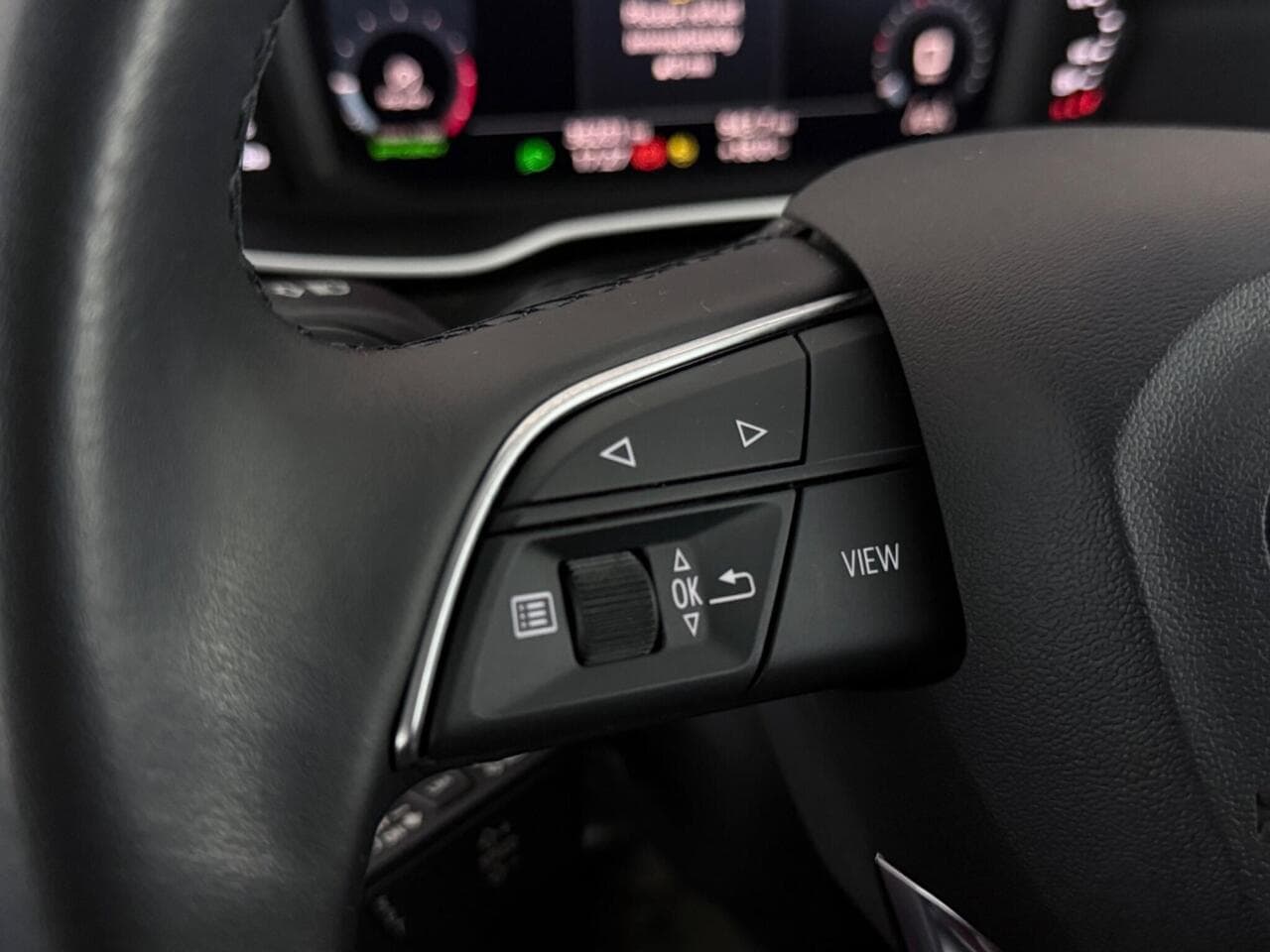 Audi Q3 thumbnail Misc Controls