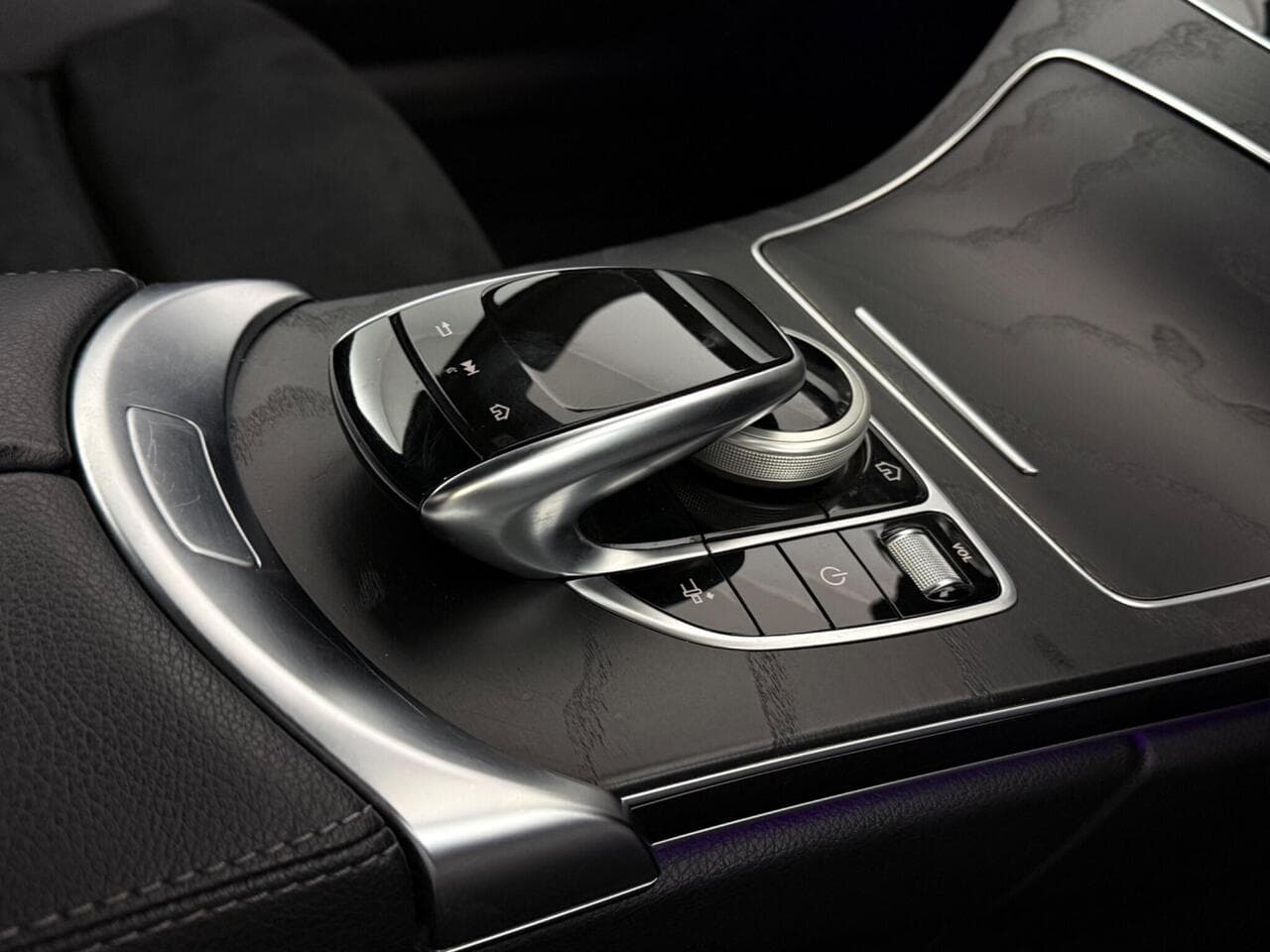 Mercedes-Benz C Class thumbnail Steering Wheel