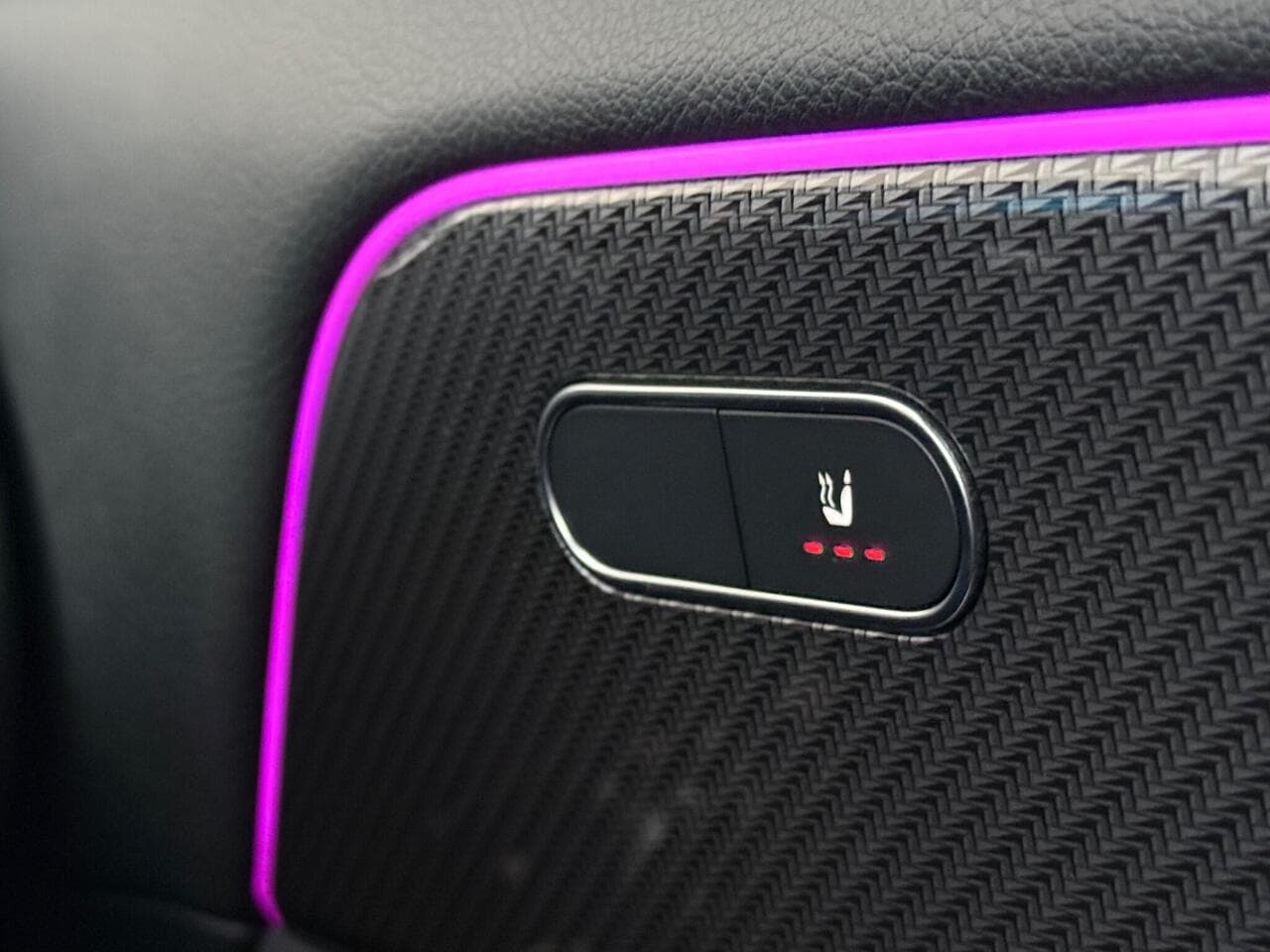 Mercedes-Benz GLA thumbnail Misc Controls