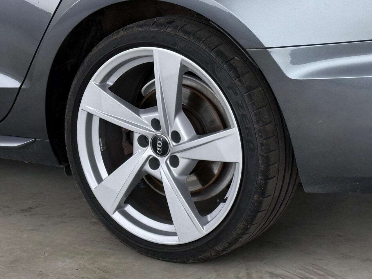 Audi A4 Avant thumbnail Wheel