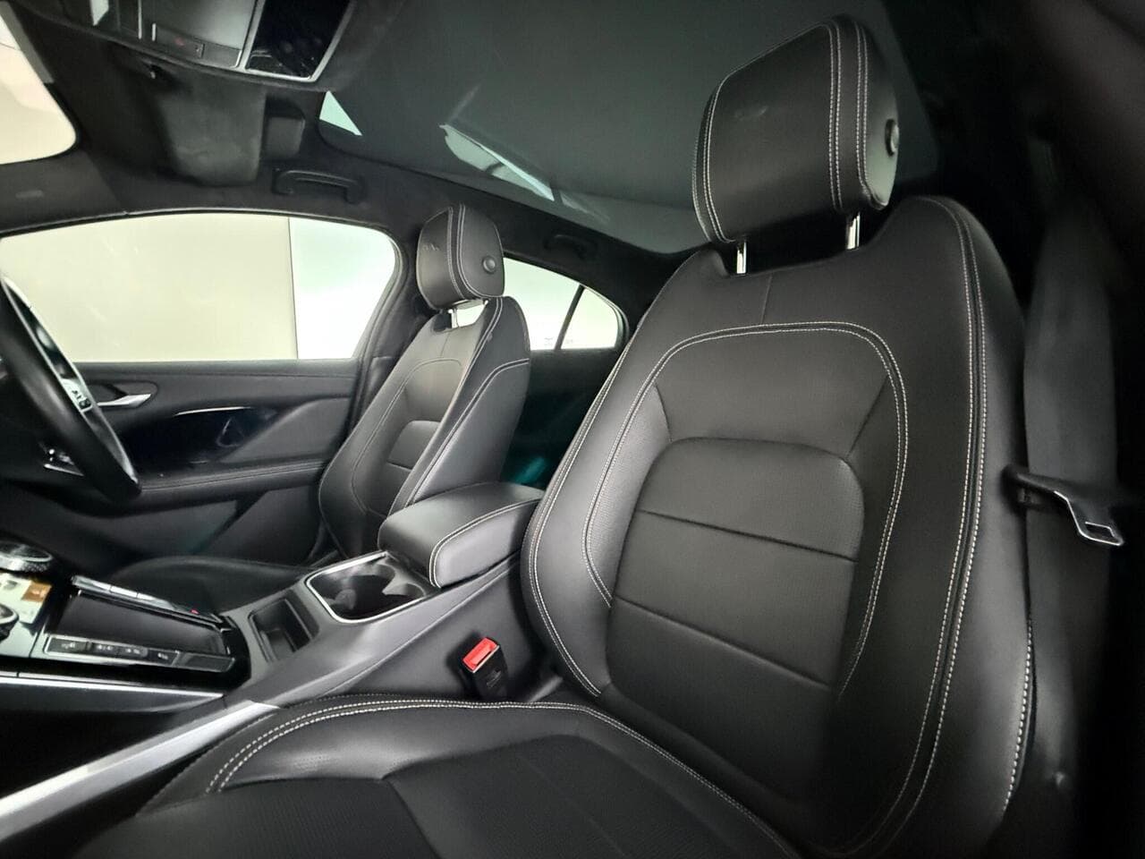 Jaguar I-PACE thumbnail Seat Front Passenger
