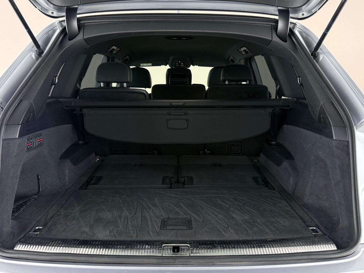 Audi Q7 thumbnail Boot