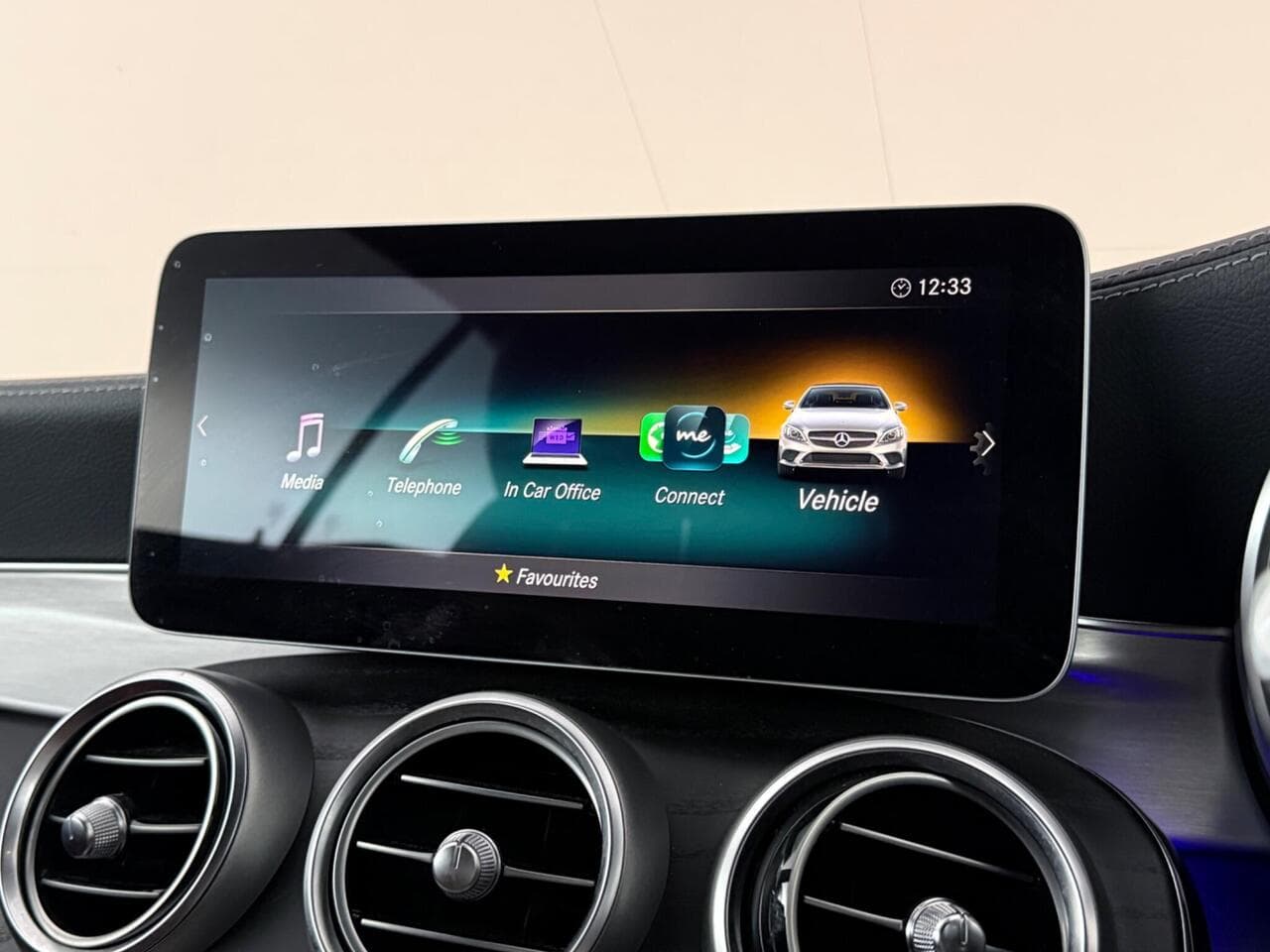 Mercedes-Benz C Class thumbnail Infotainment System
