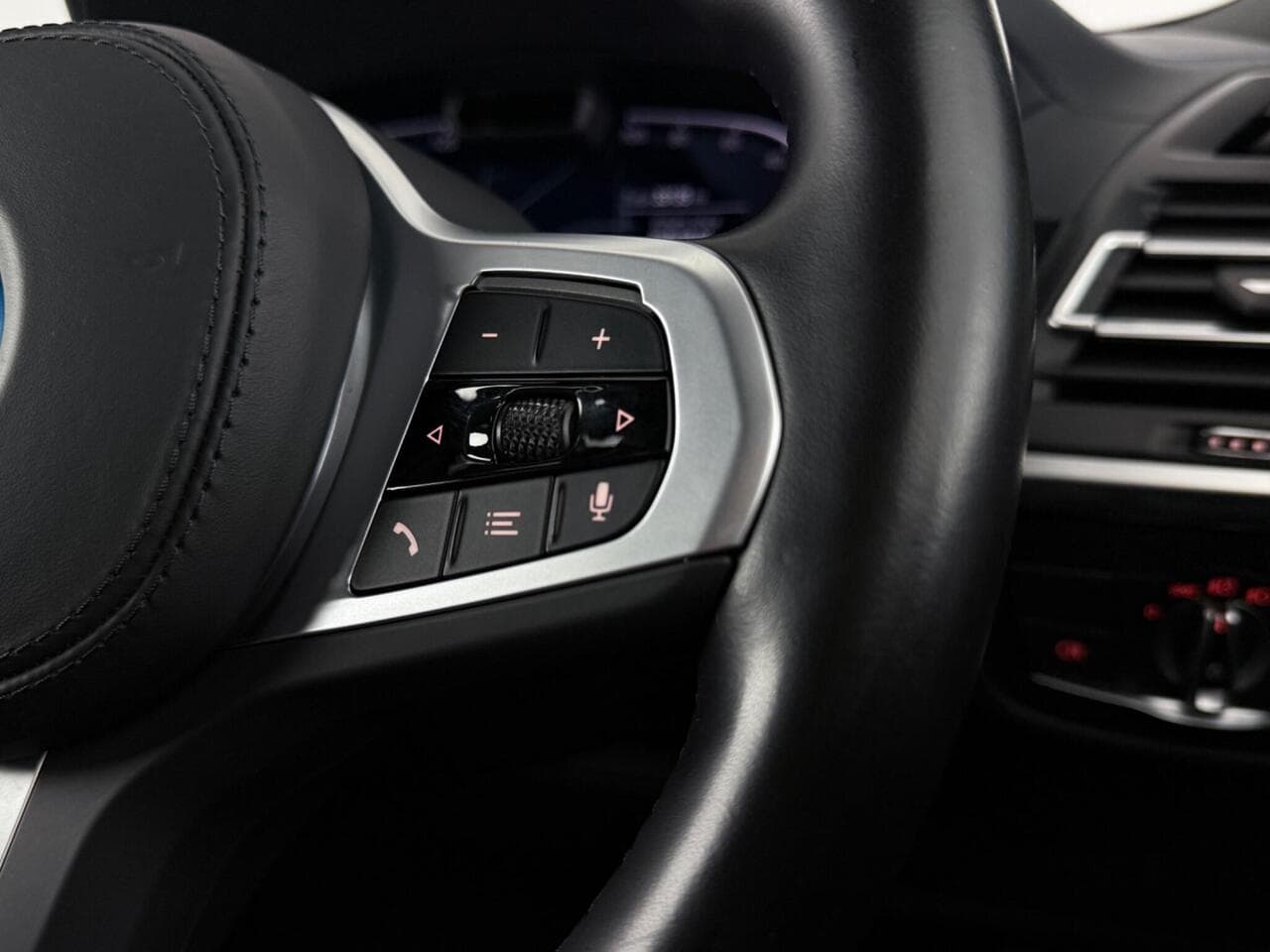 BMW iX3 thumbnail Misc Controls
