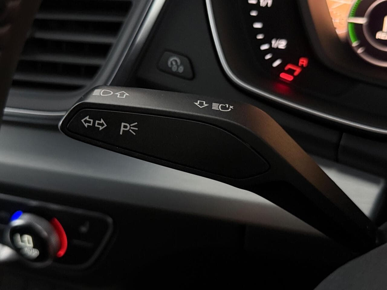 Audi Q5 thumbnail Misc Controls