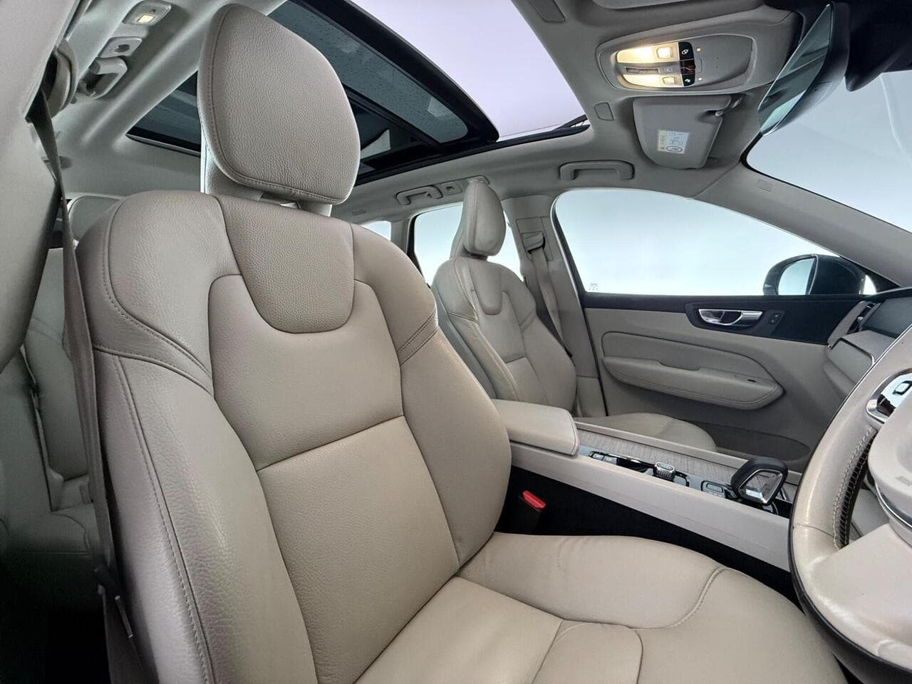 Volvo XC60 thumbnail Seat Driver