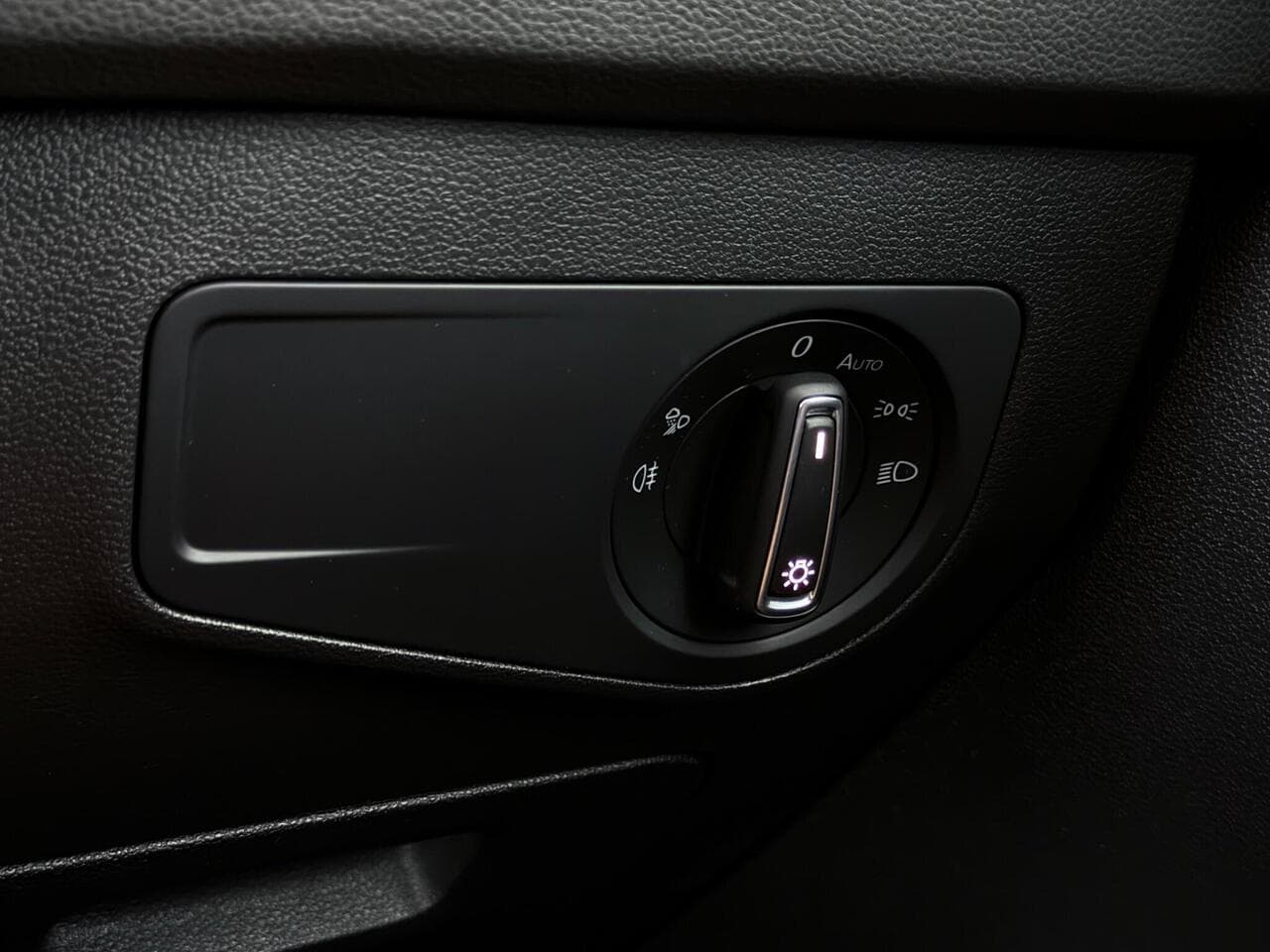 Volkswagen Tiguan thumbnail Misc Controls