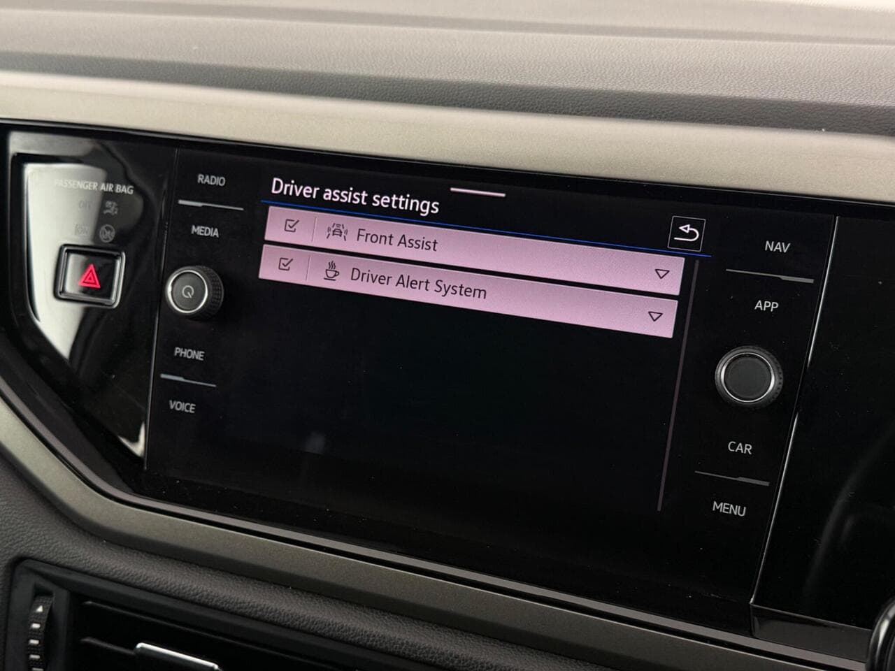 Volkswagen Polo thumbnail Infotainment System