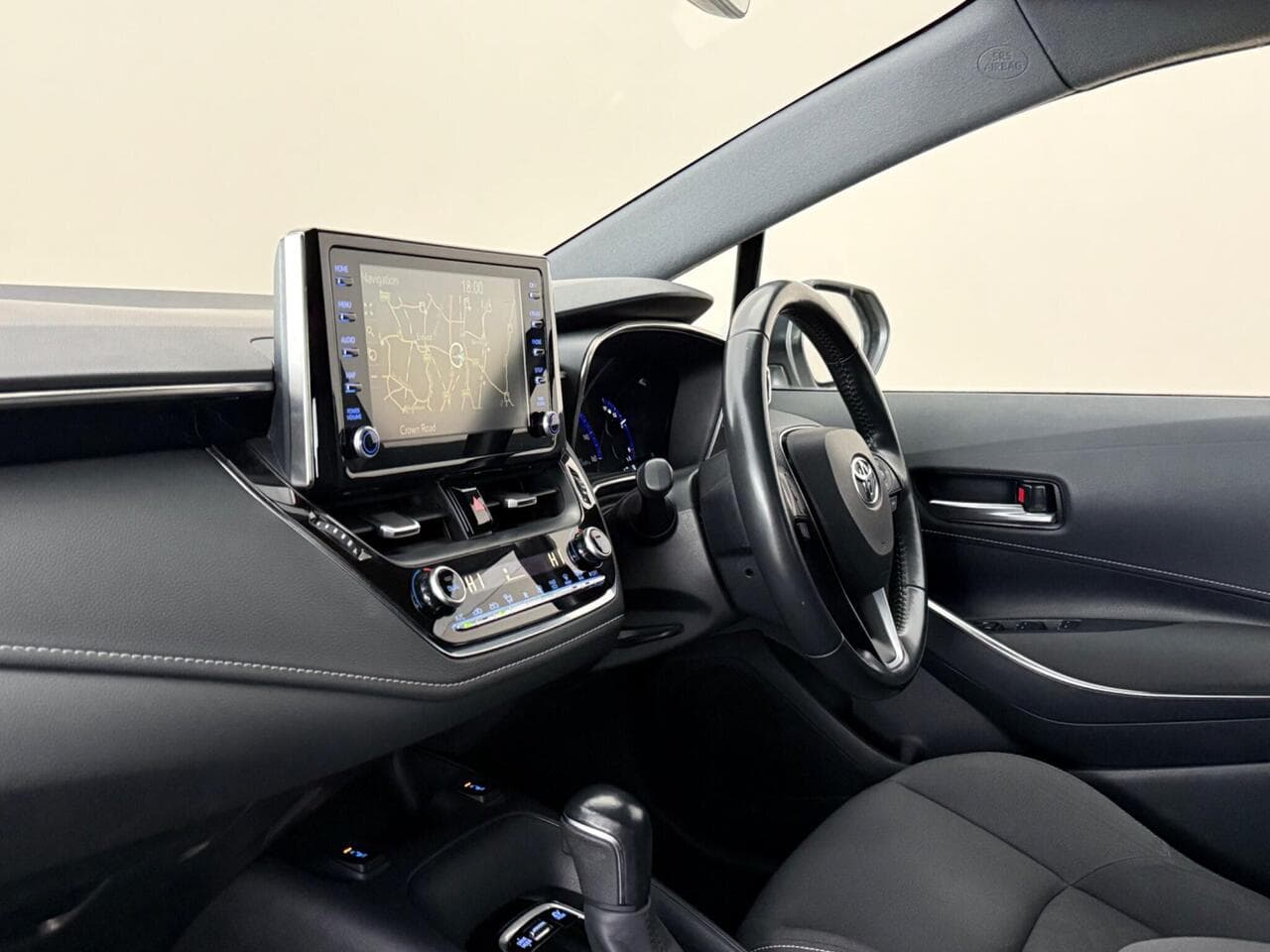 Toyota Corolla thumbnail Interior Front
