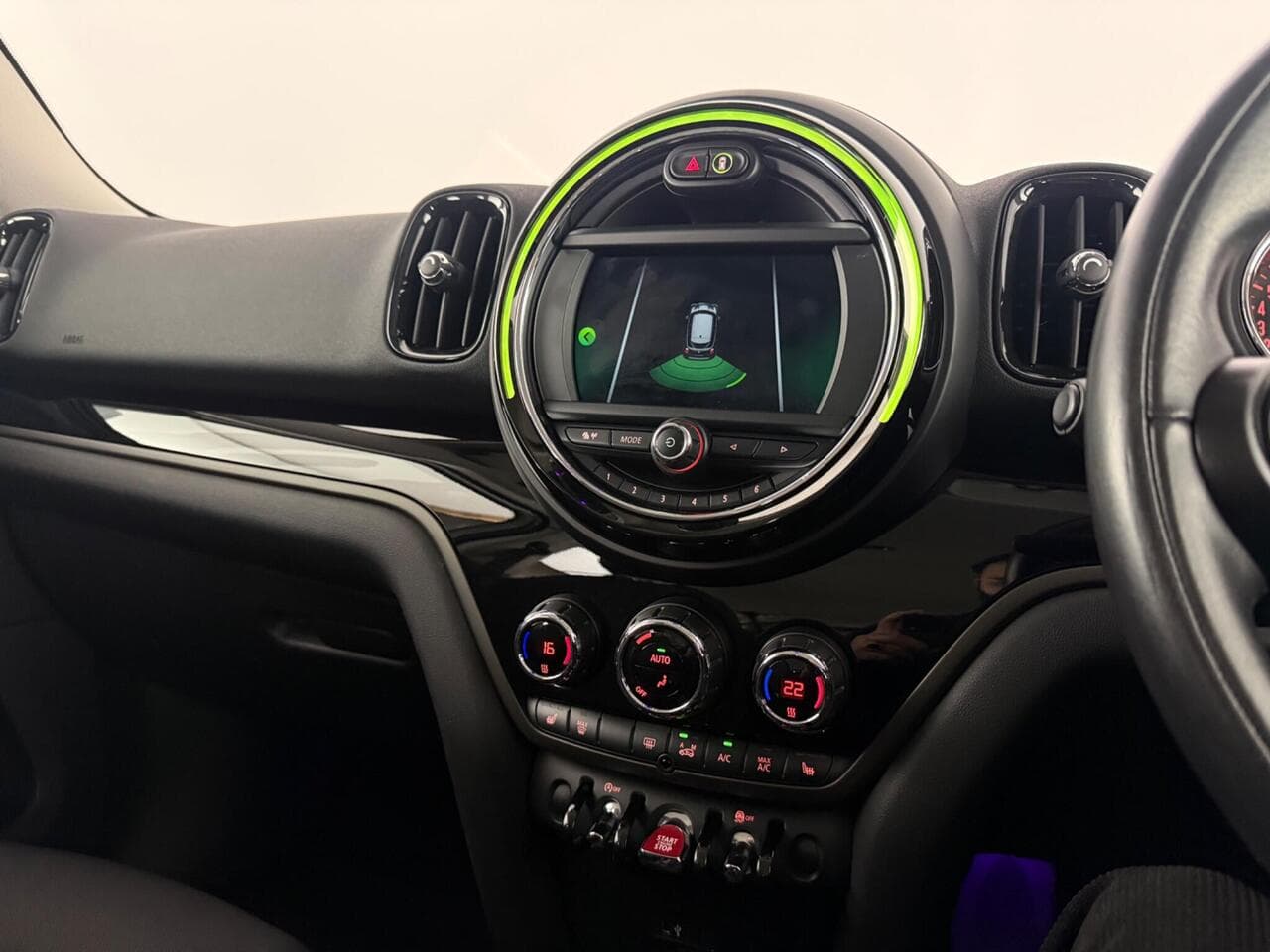 MINI Countryman thumbnail Interior Front