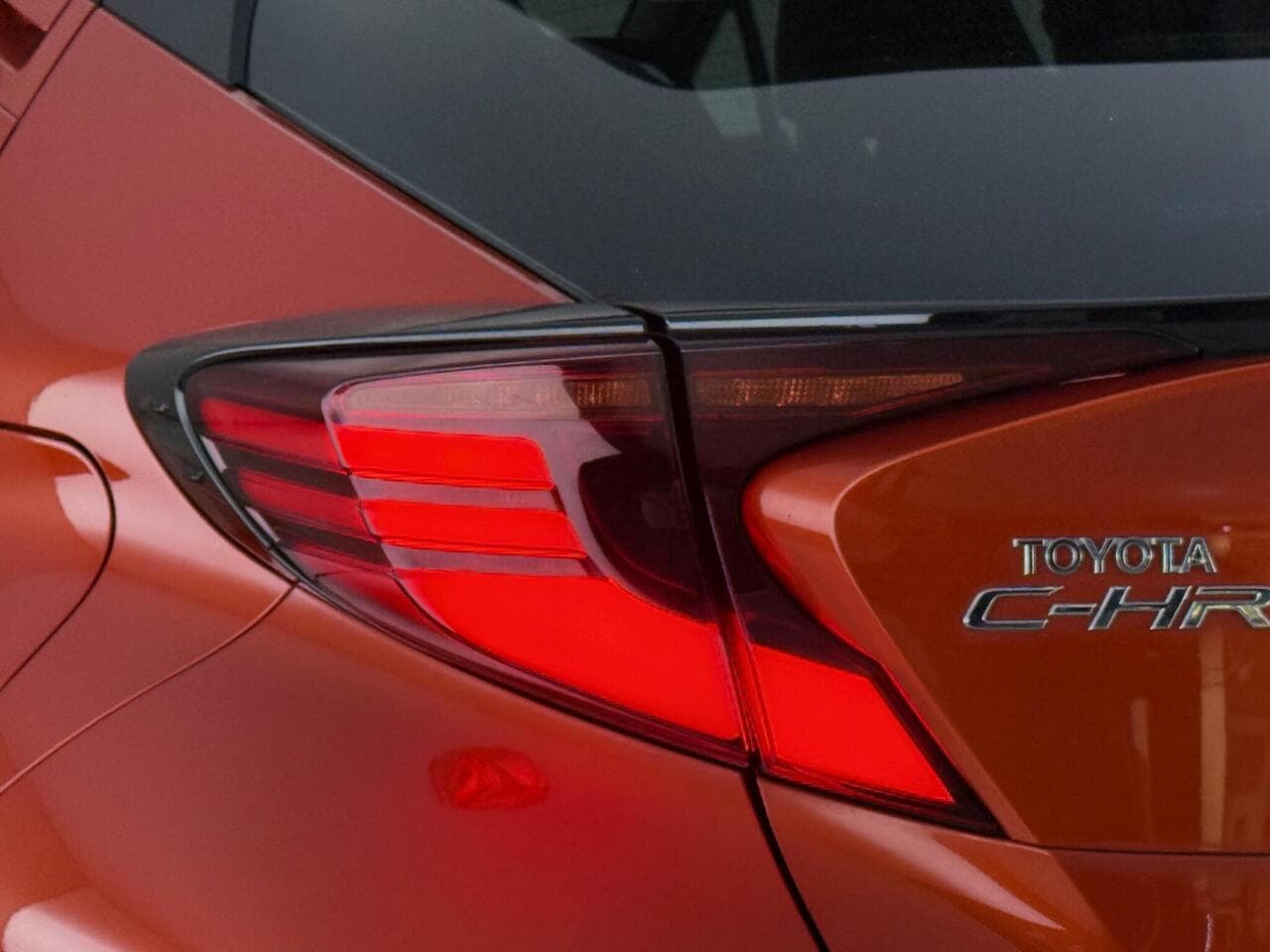 Toyota C-HR thumbnail Lights Rear