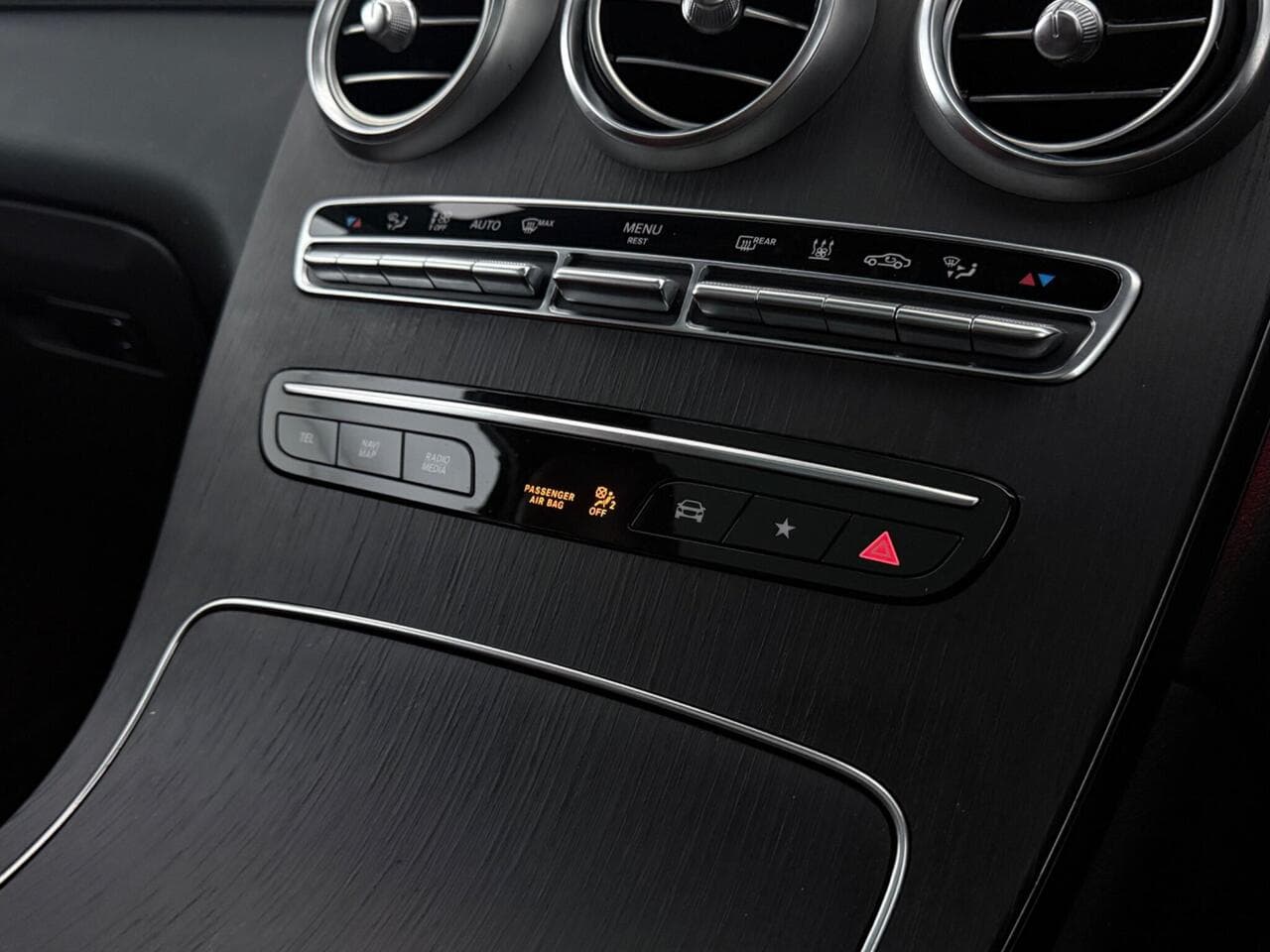 Mercedes-Benz GLC thumbnail Misc Controls