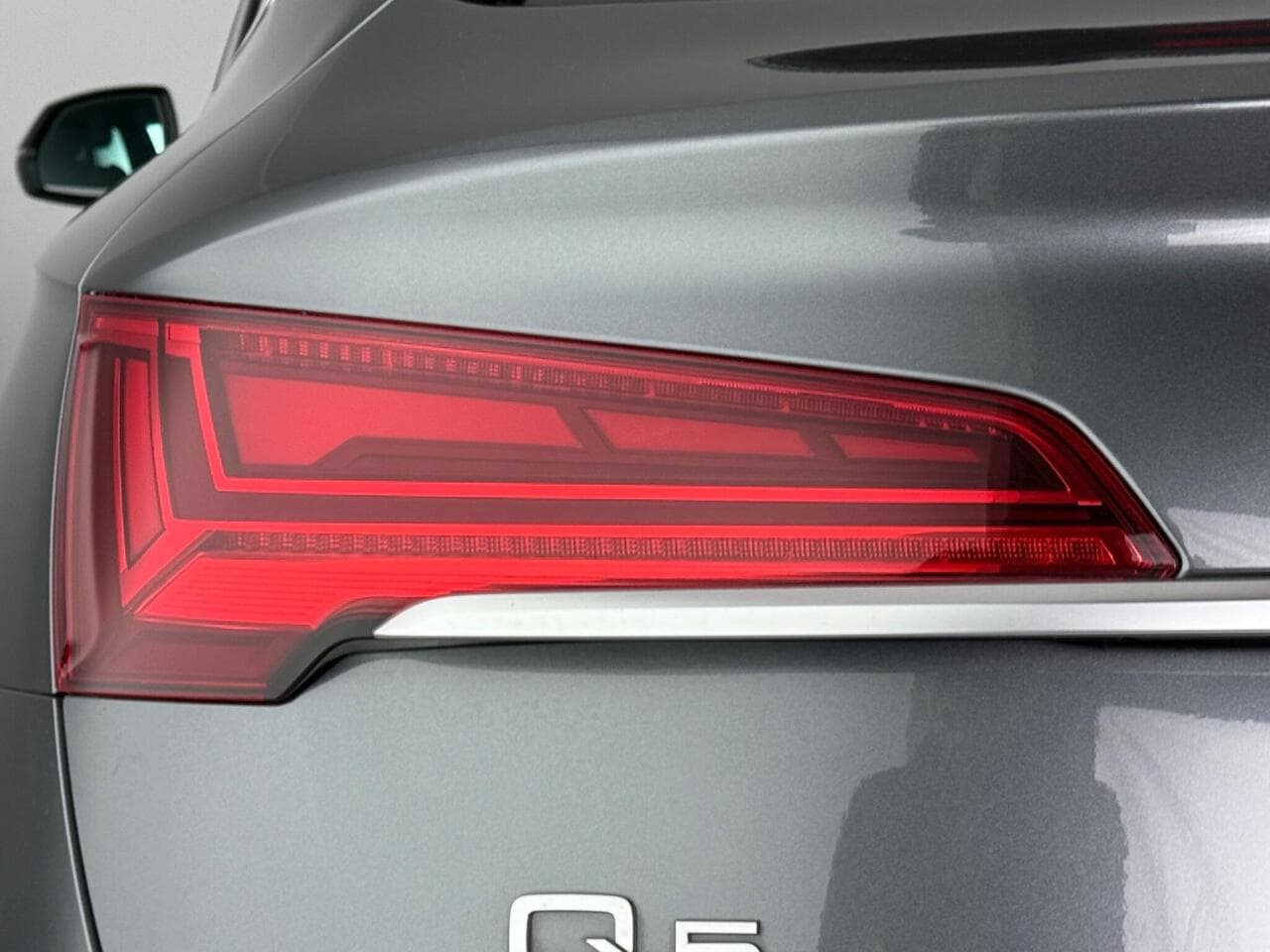 Audi Q5 thumbnail Lights Rear