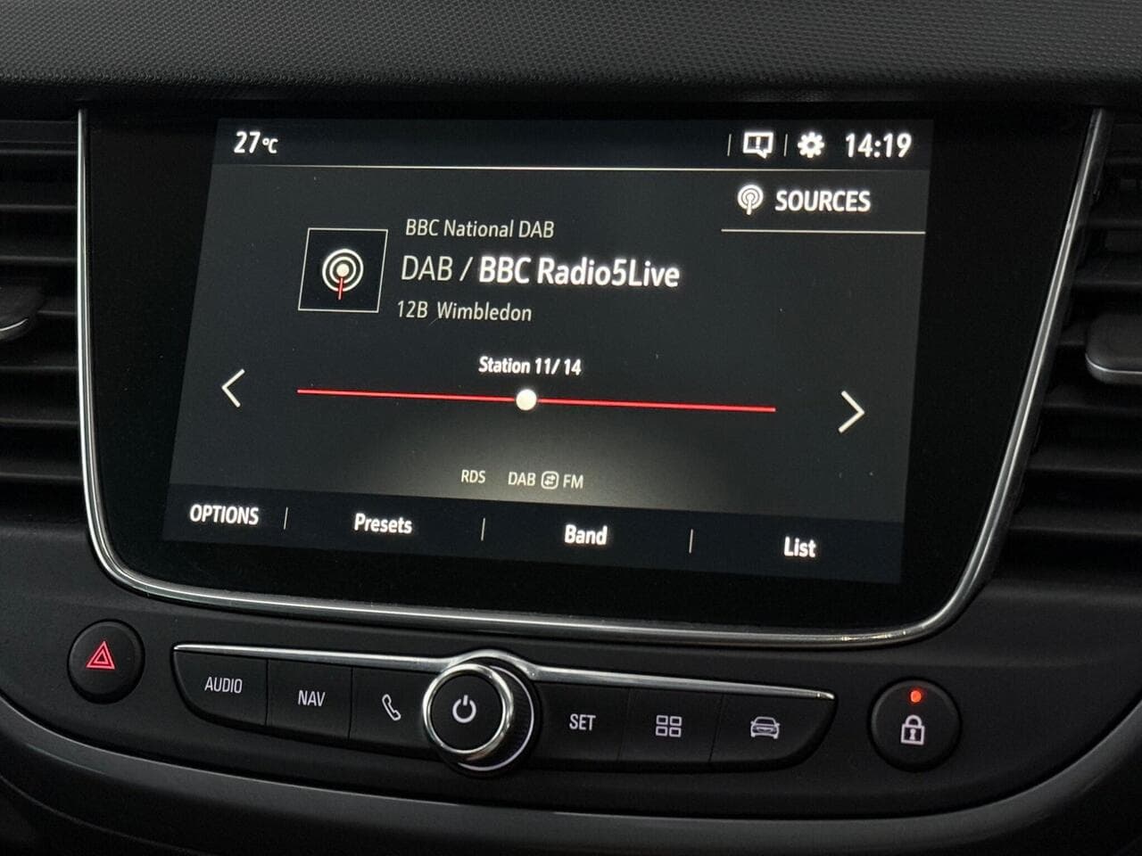 Vauxhall Crossland thumbnail Infotainment System