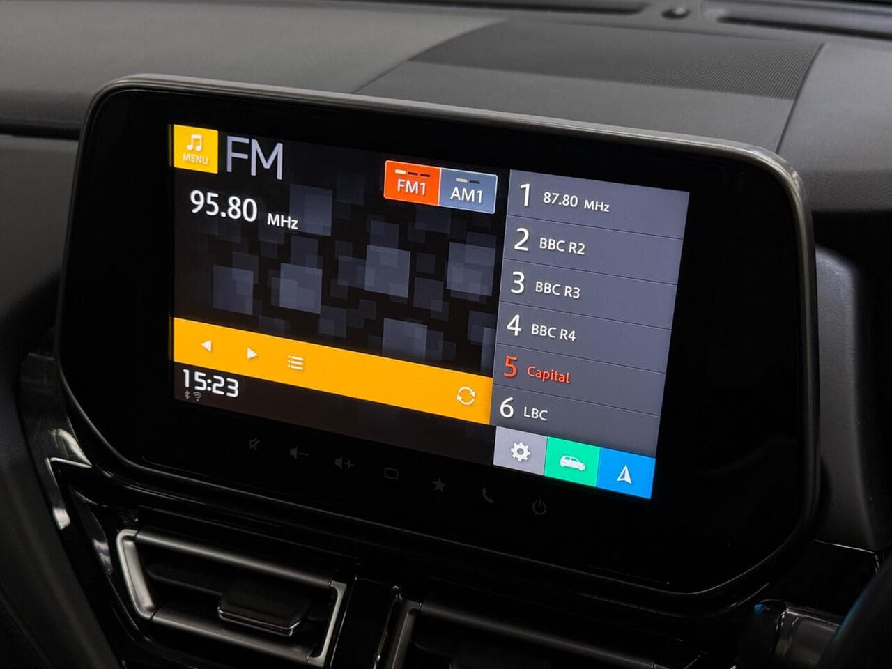 Suzuki S-Cross thumbnail Infotainment System