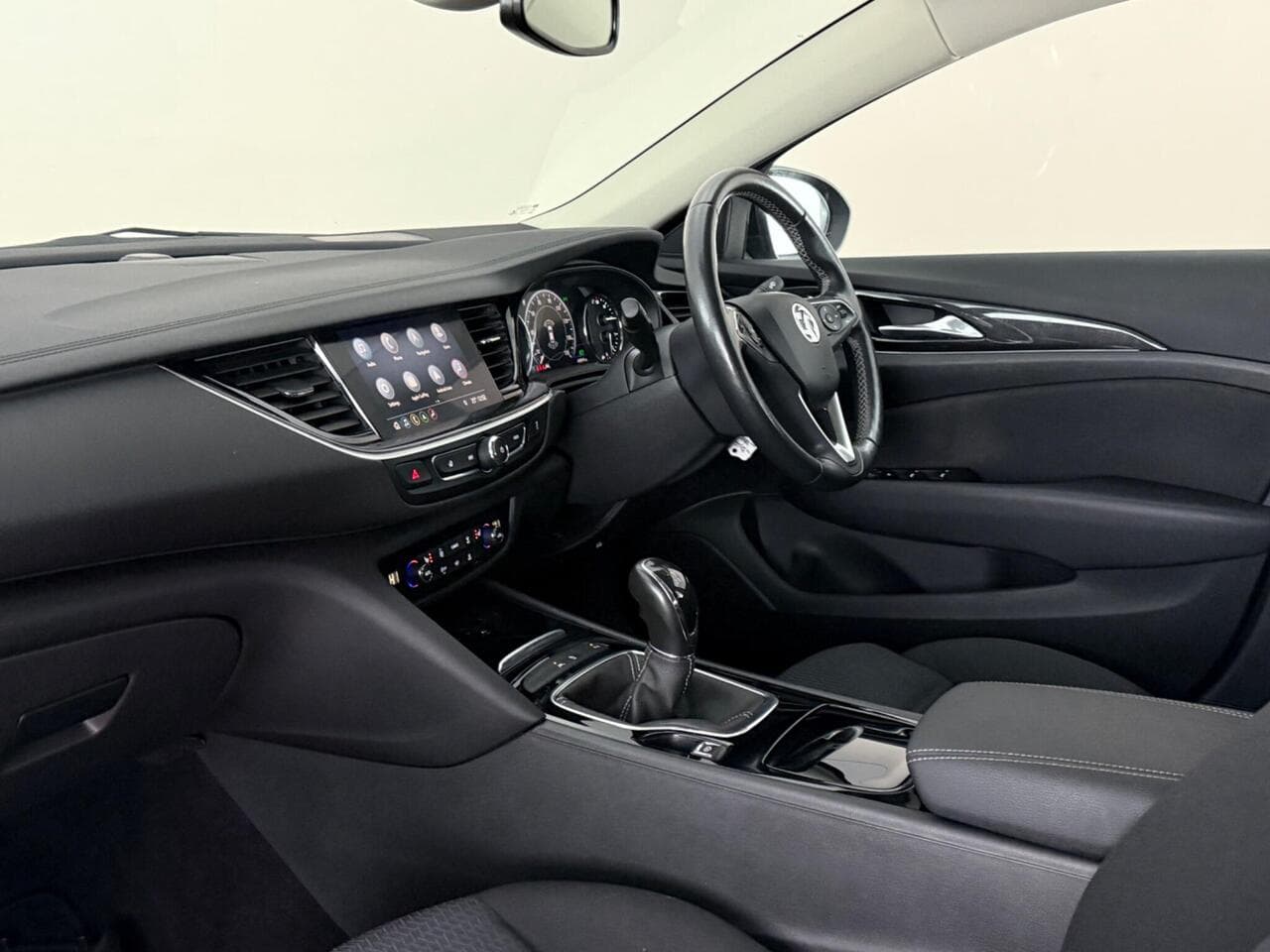 Vauxhall Insignia thumbnail Interior Front