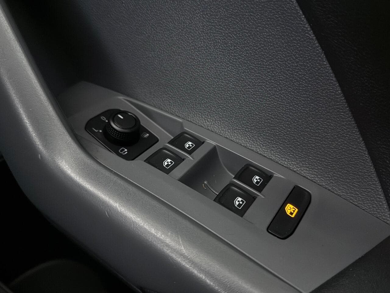 Volkswagen T-Cross thumbnail Misc Controls