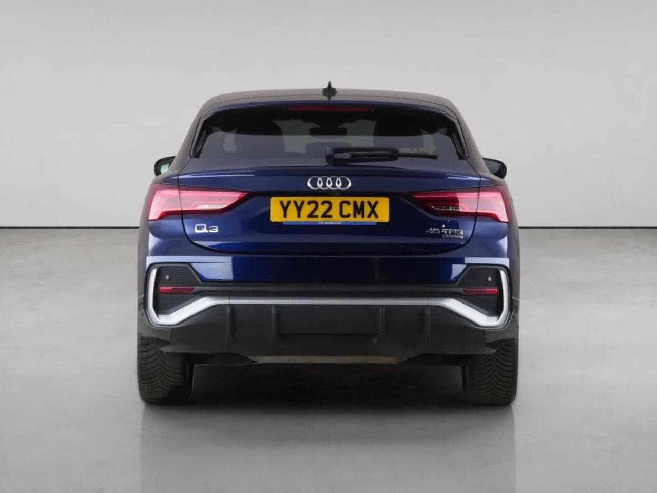 Audi Q3 thumbnail Rear
