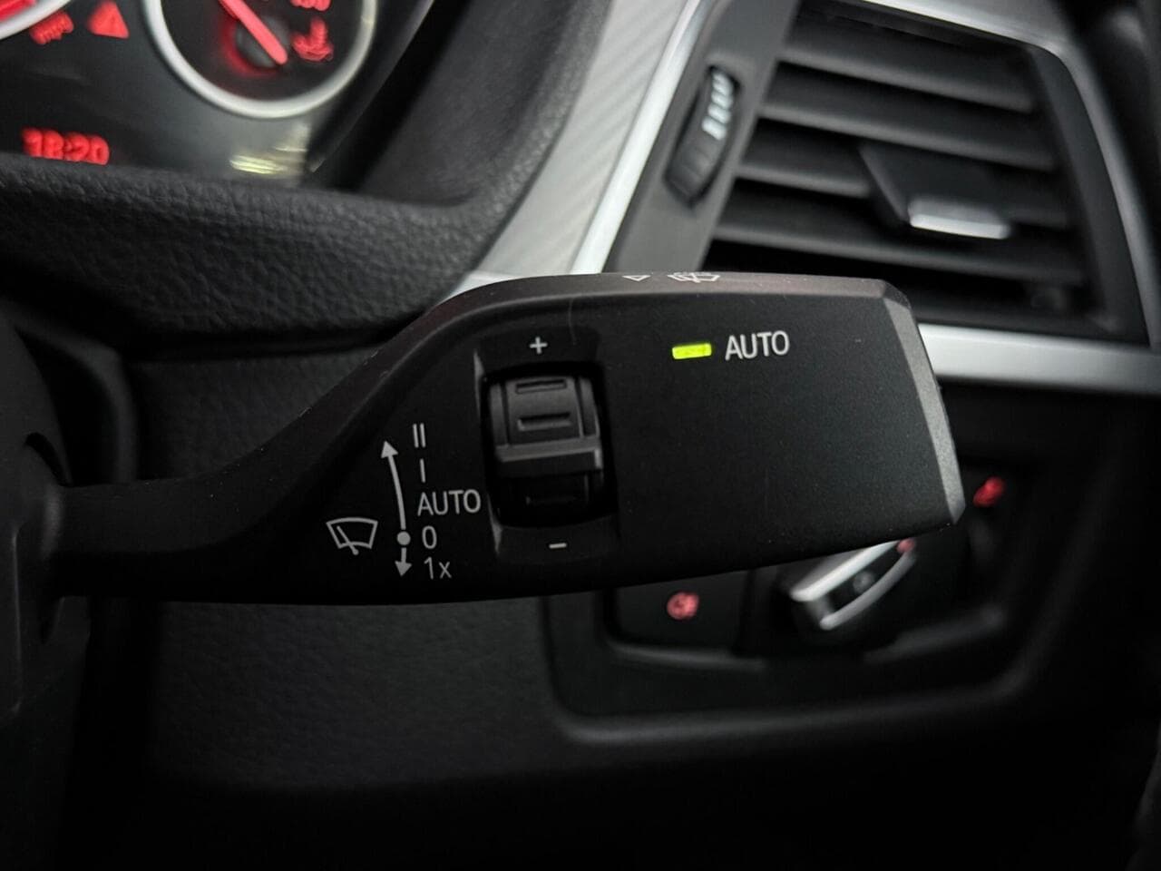 BMW 4 Series thumbnail Misc Controls