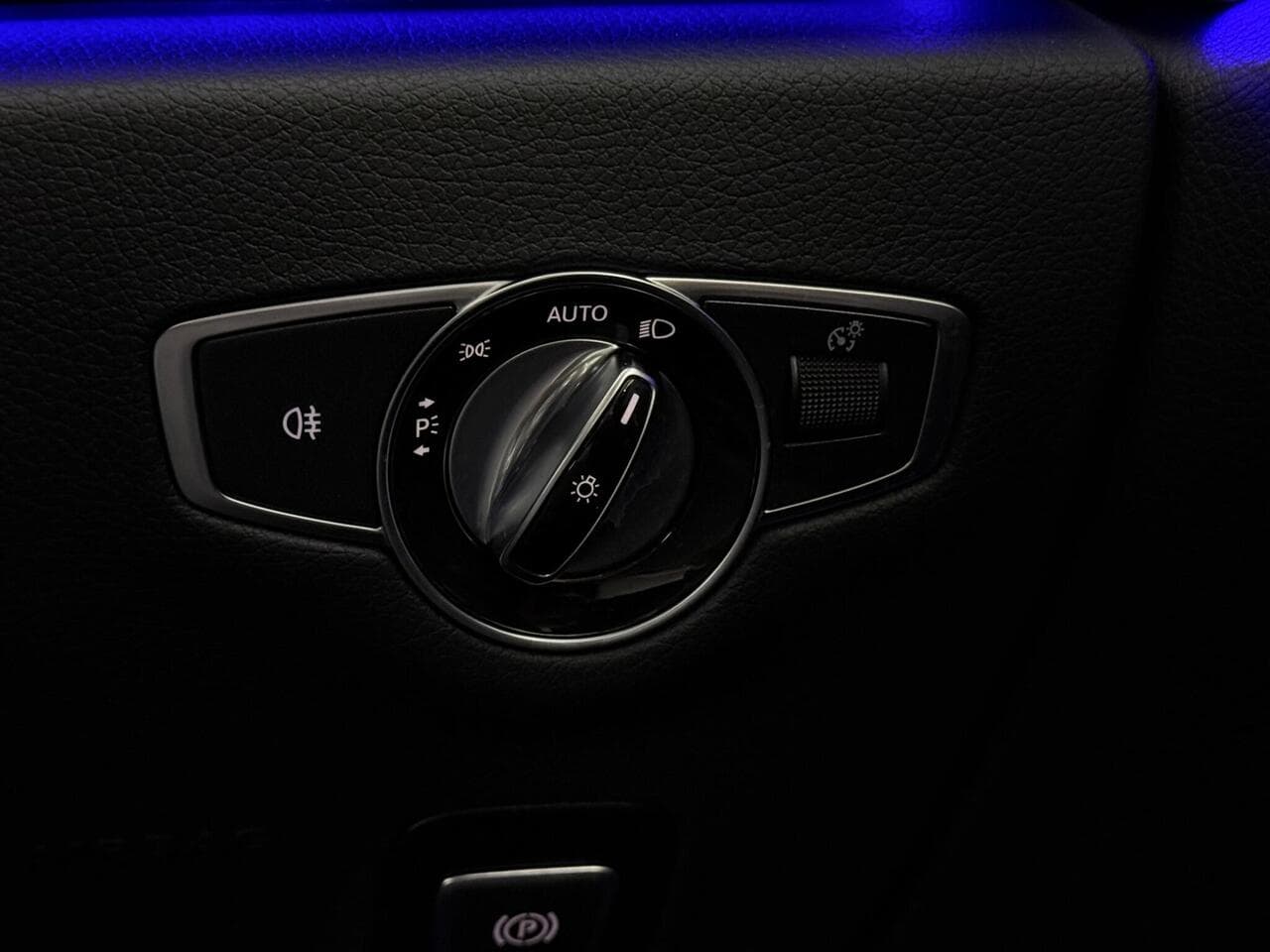 Mercedes-Benz E Class thumbnail Misc Controls