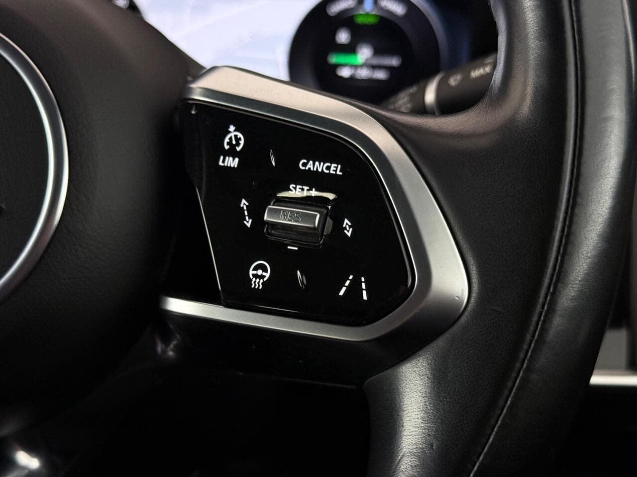 Jaguar I-PACE thumbnail Misc Controls