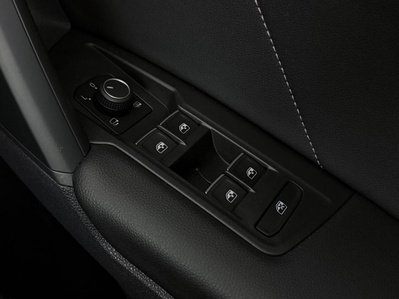 Volkswagen Tiguan thumbnail Misc Controls