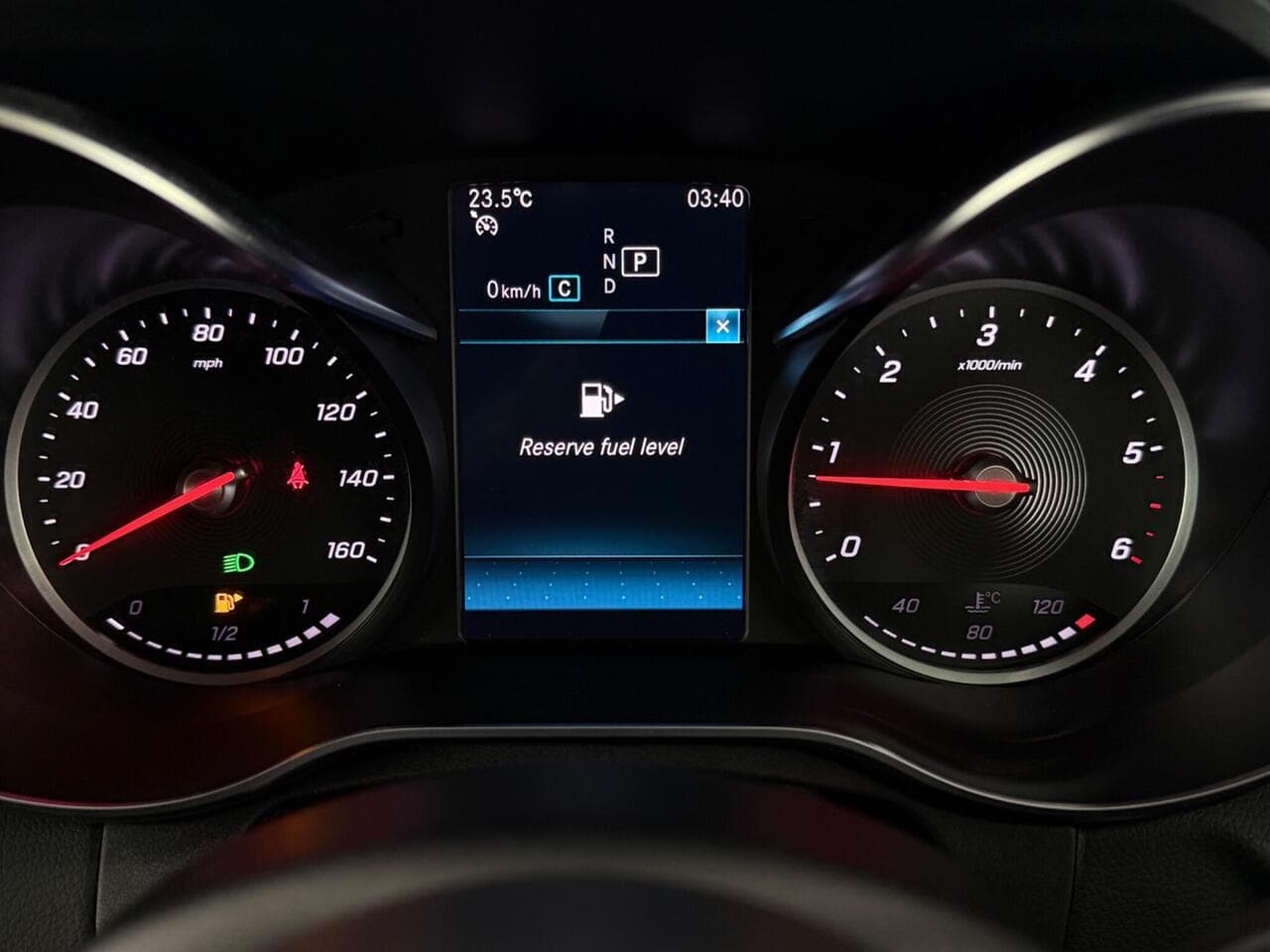 Mercedes-Benz C Class thumbnail Driver Instruments