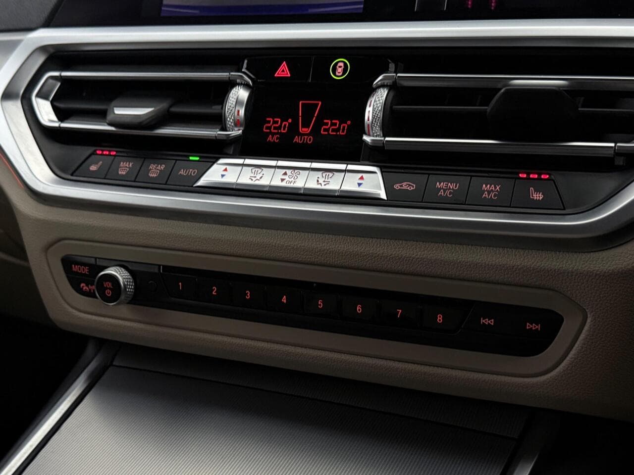BMW 3 Series thumbnail Infotainment System