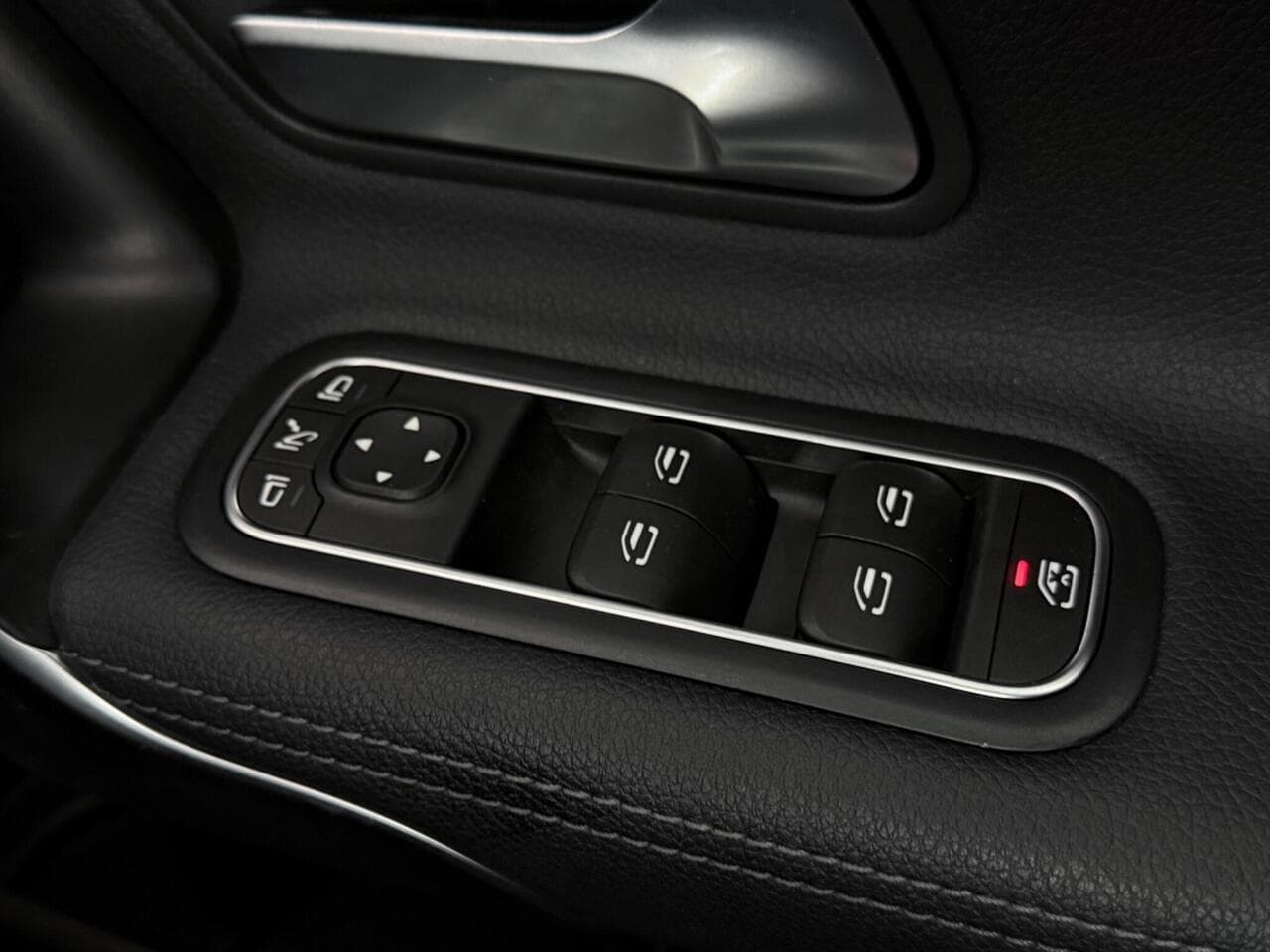 Mercedes-Benz A Class thumbnail Misc Controls
