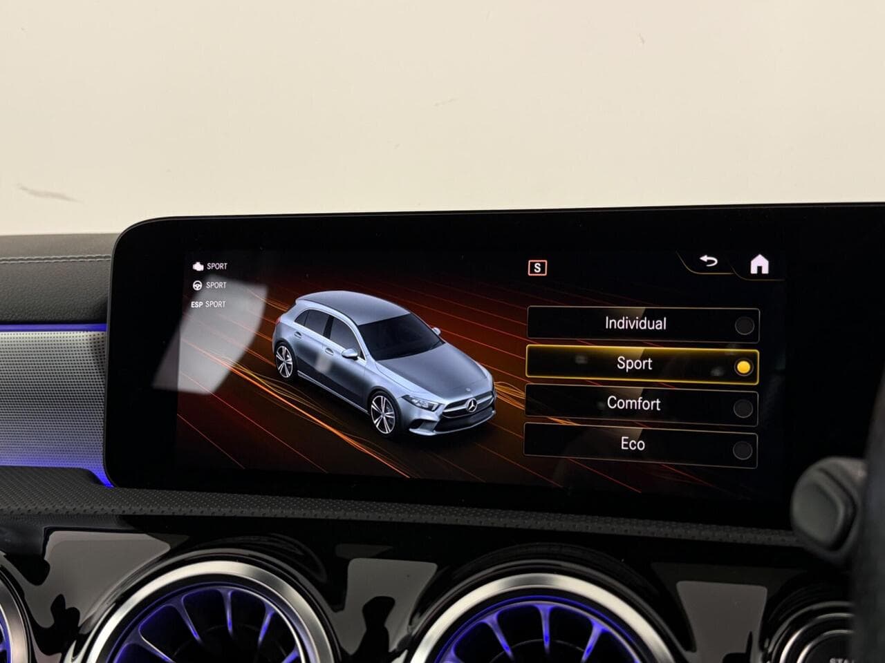 Mercedes-Benz A Class thumbnail Infotainment System