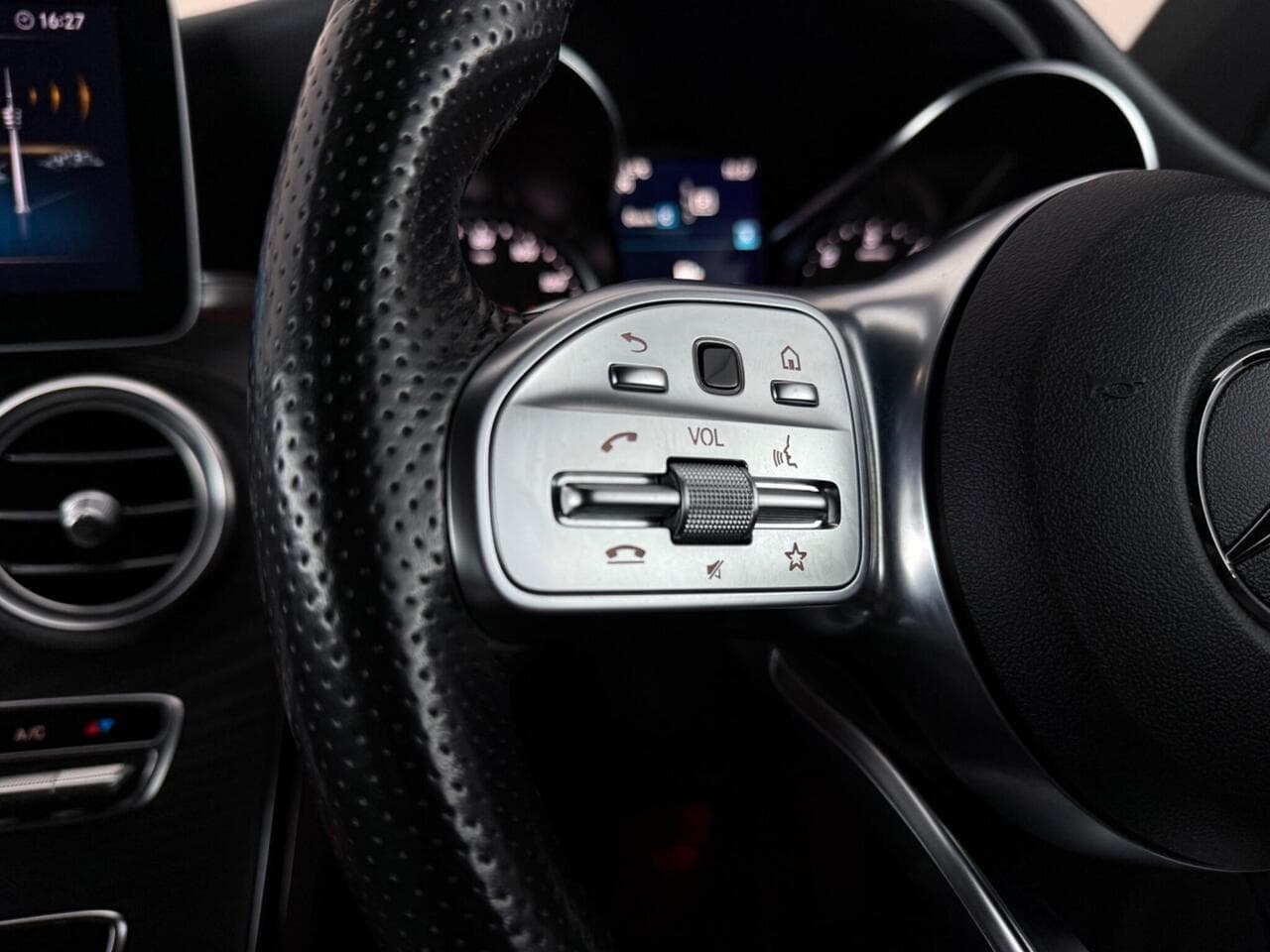 Mercedes-Benz C Class thumbnail Misc Controls