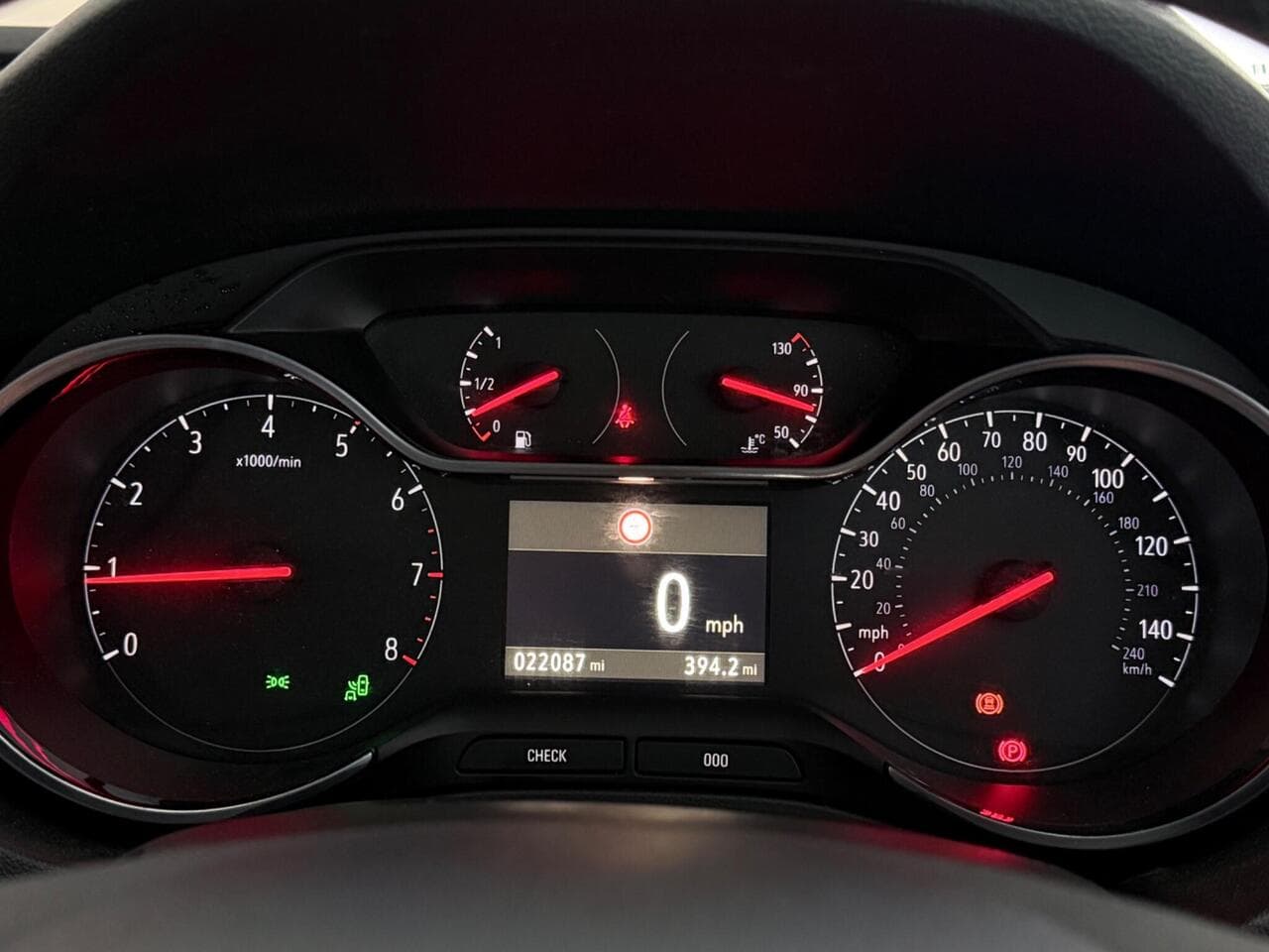 Vauxhall Grandland X thumbnail Driver Instruments
