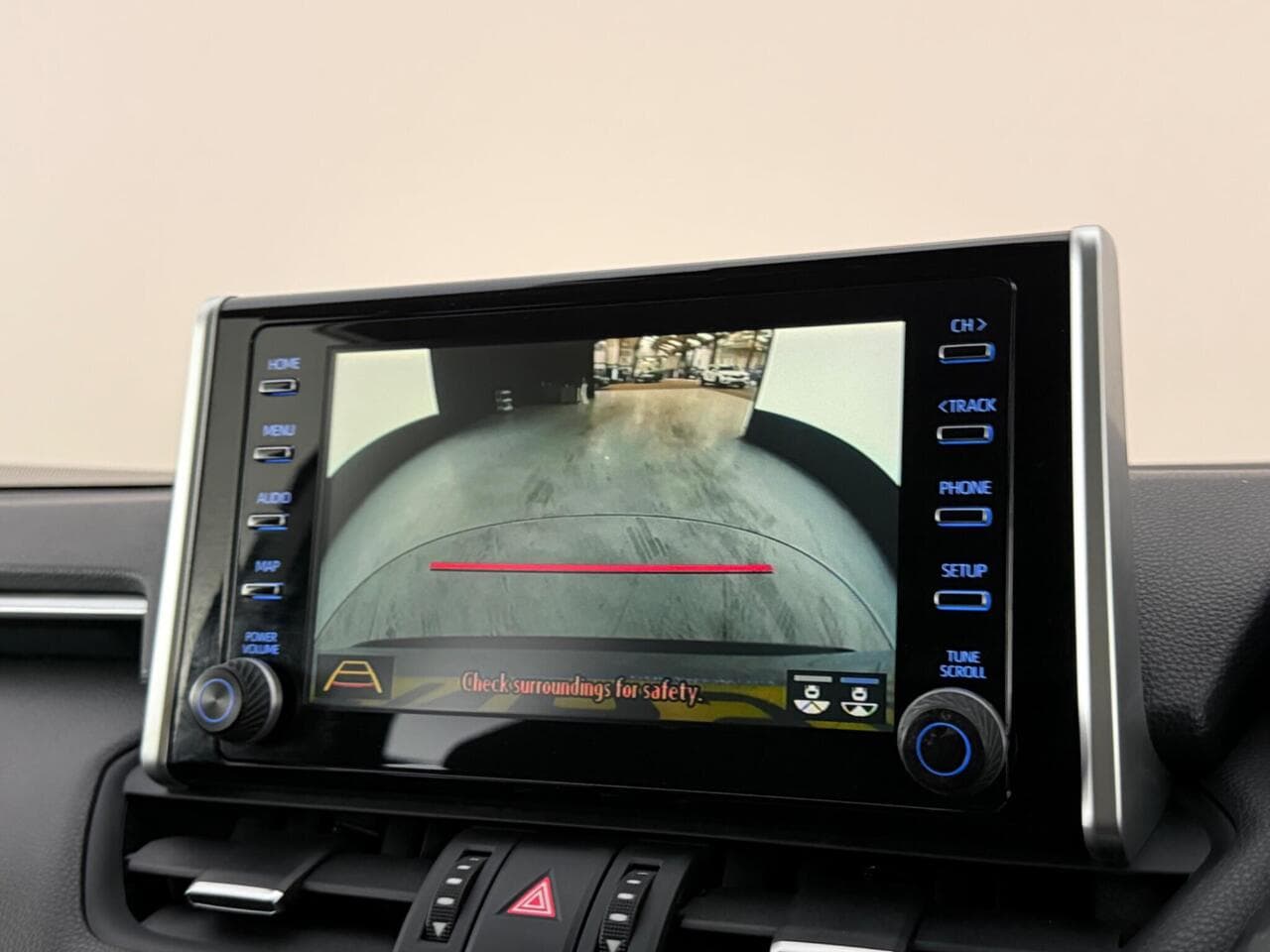 Toyota RAV4 thumbnail Infotainment System