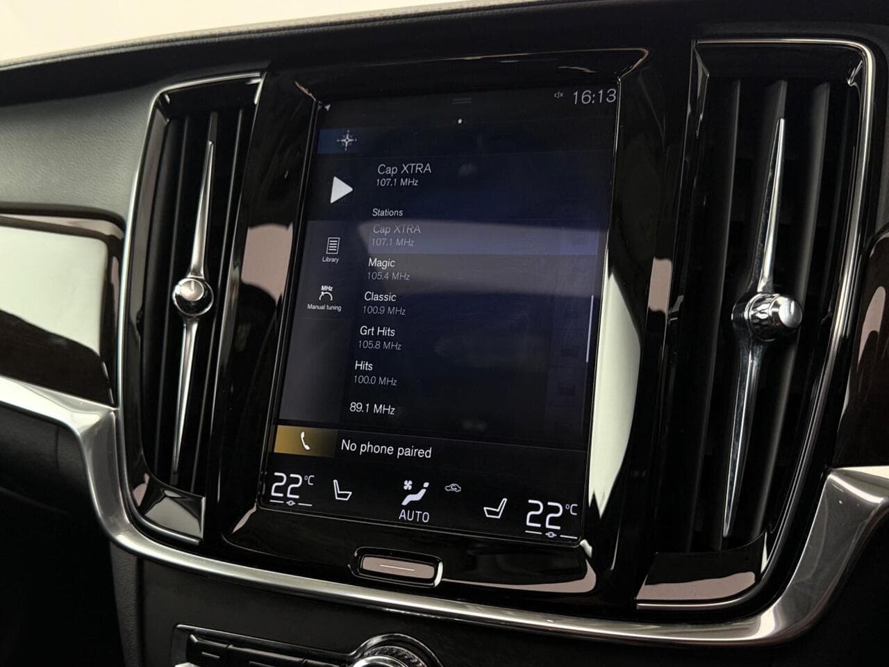 Volvo V90 thumbnail Infotainment System