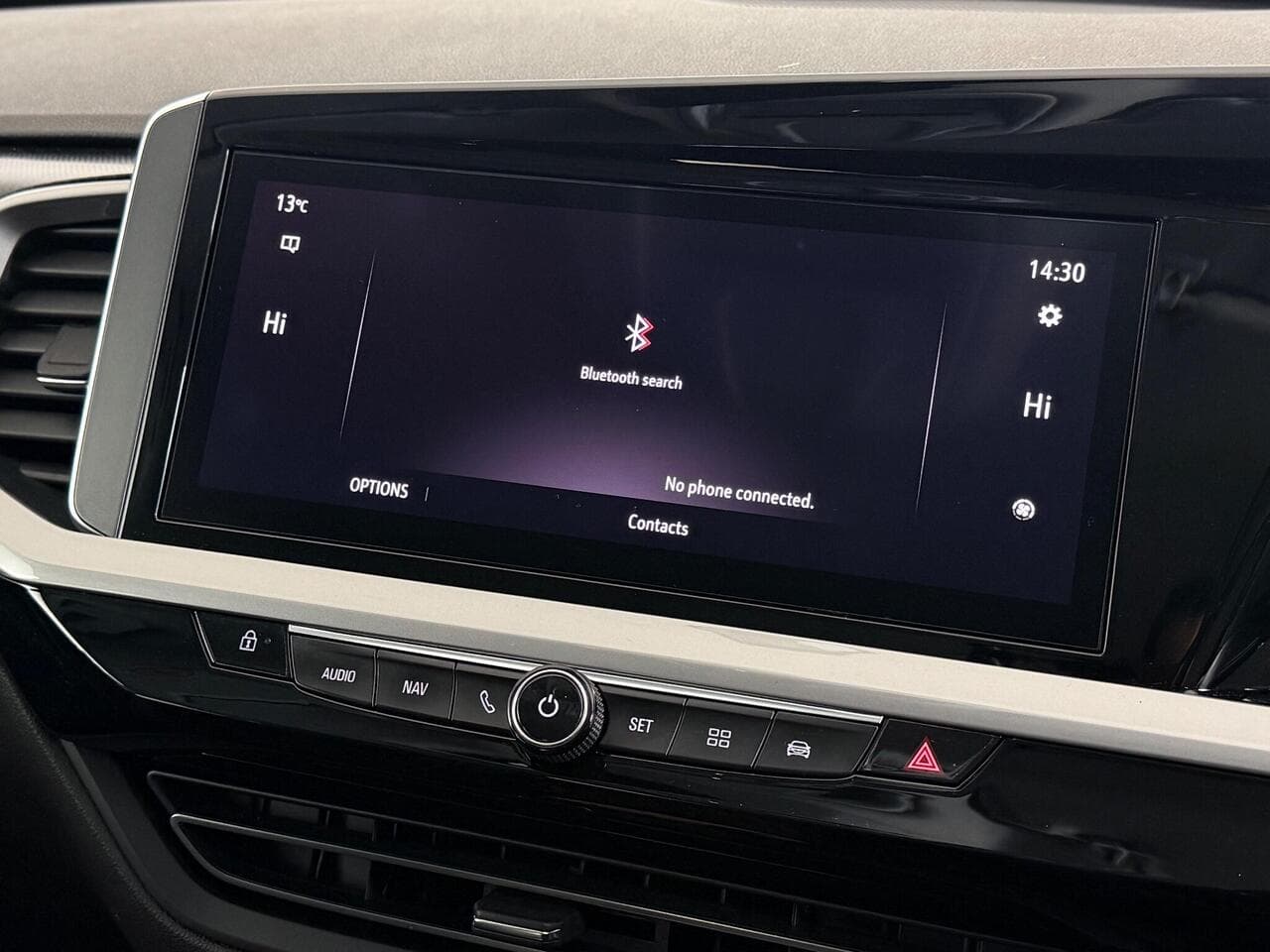 Vauxhall Grandland thumbnail Infotainment System