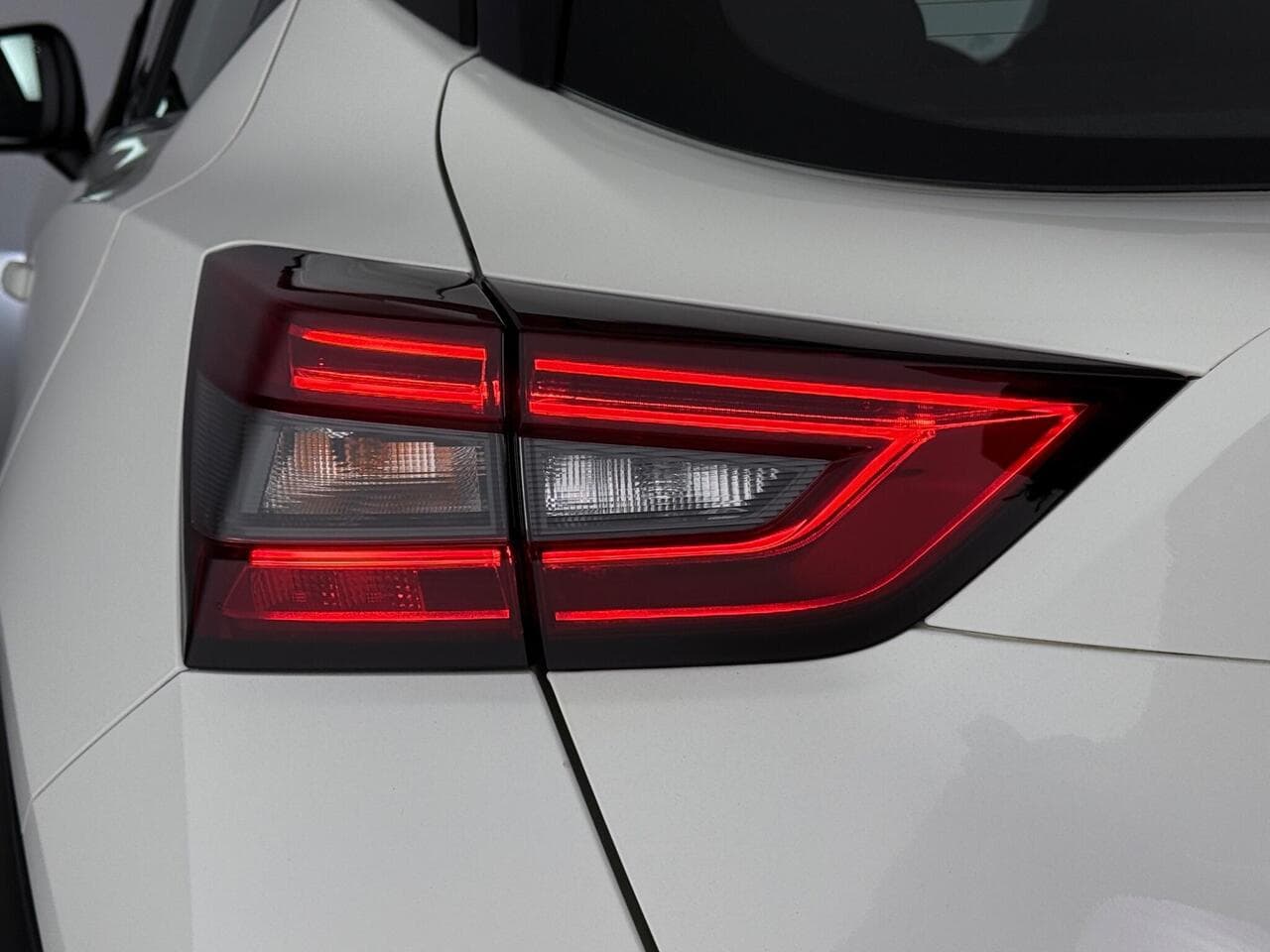 Nissan Juke thumbnail Lights Rear